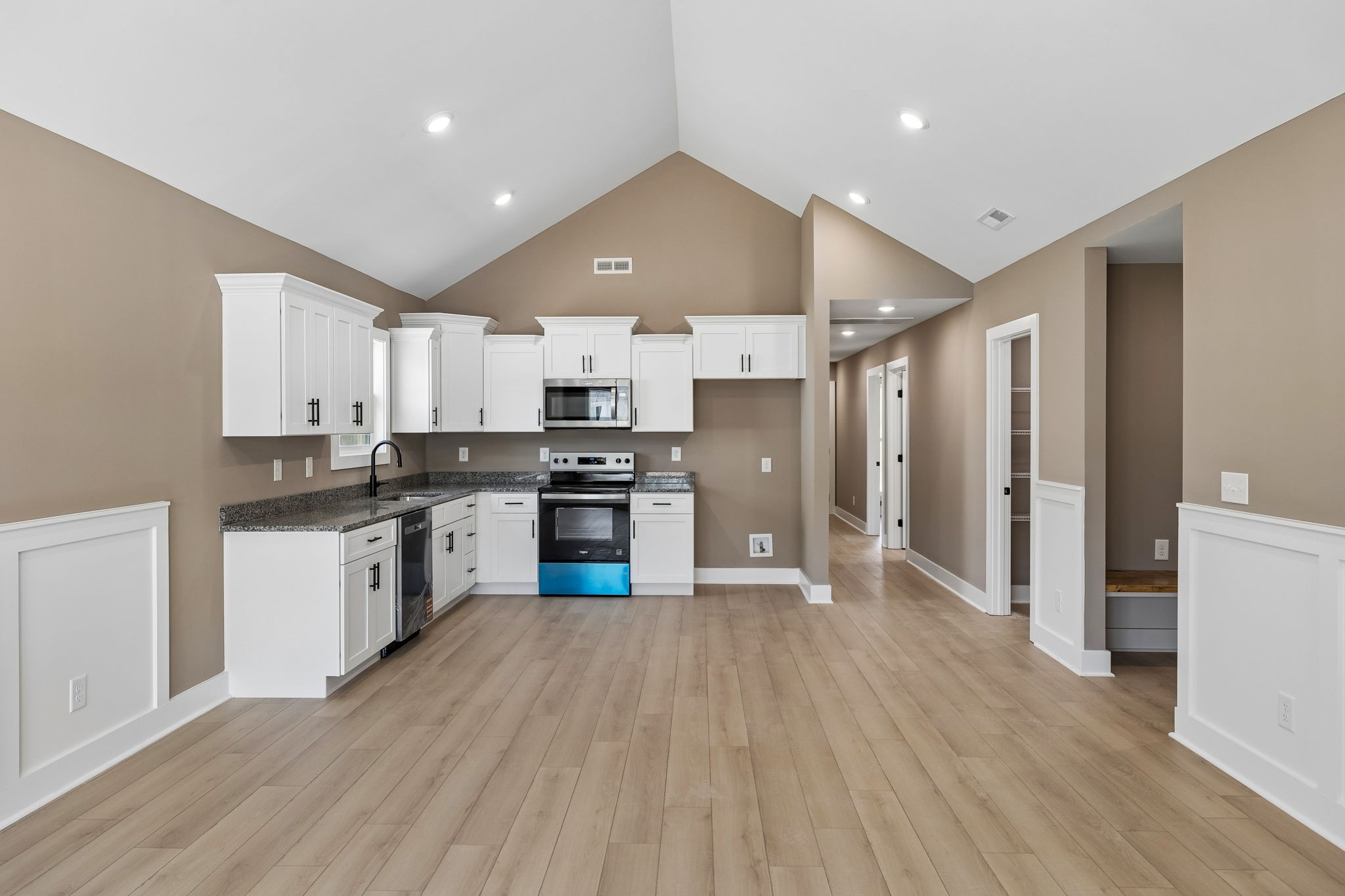 242 Green Meadow Dr