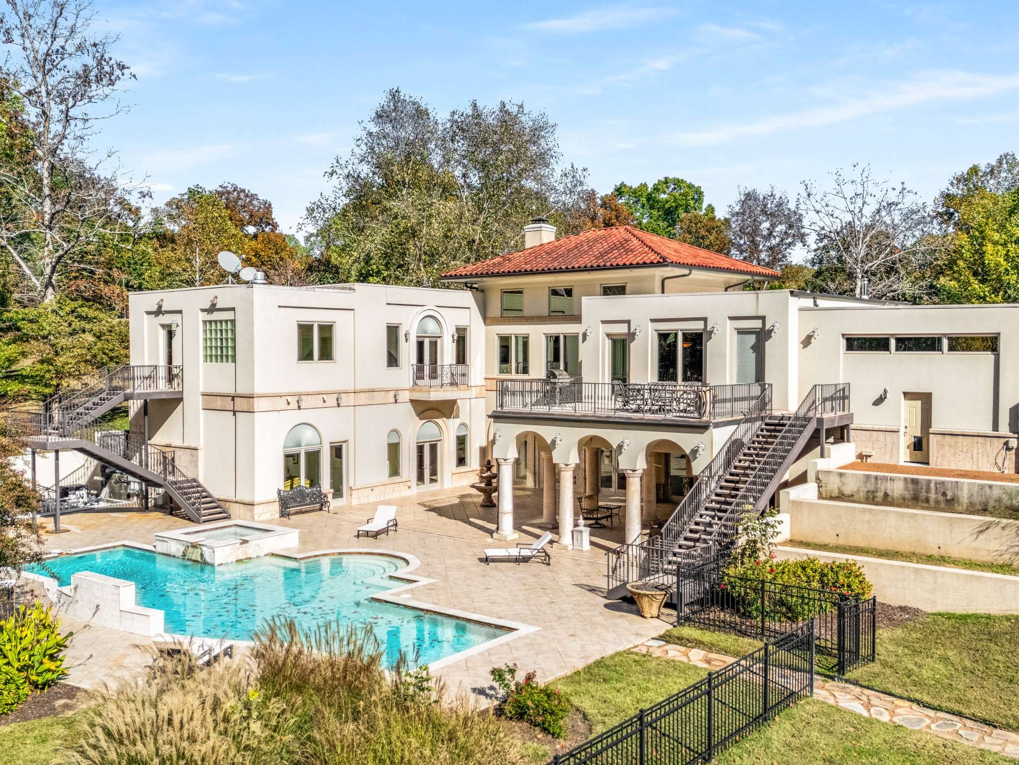 1032 Forest Dr
