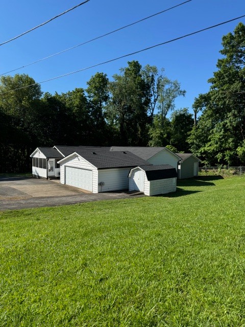 298 Tobacco Rd