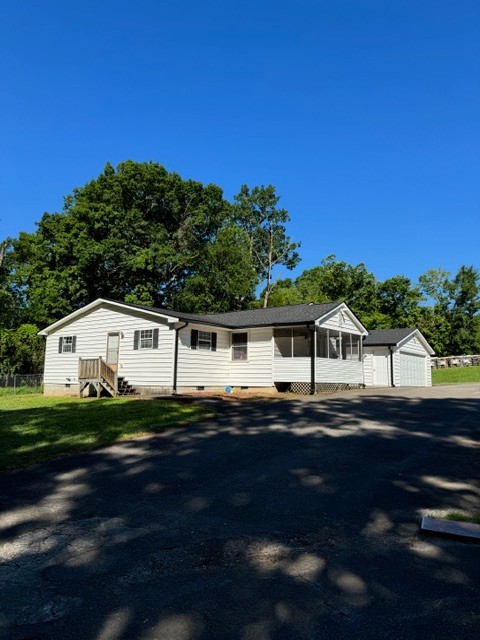 298 Tobacco Rd