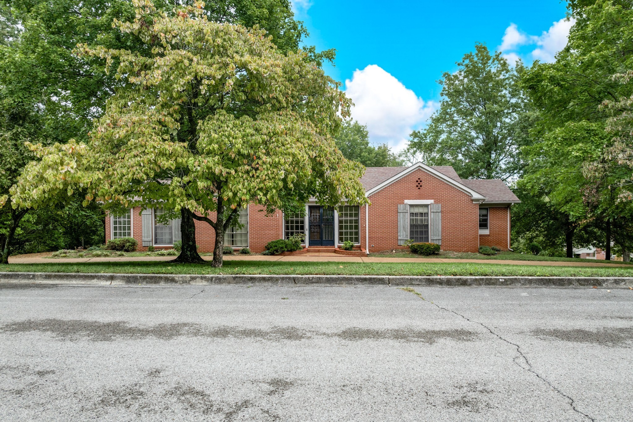 1037 Rolling Fields Cir