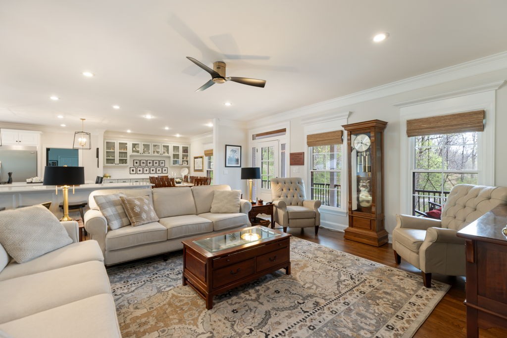 1395 Roy Sellers Rd