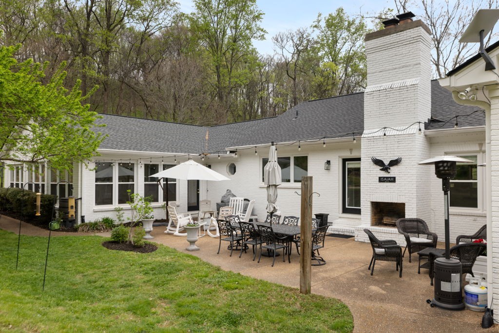 1395 Roy Sellers Rd