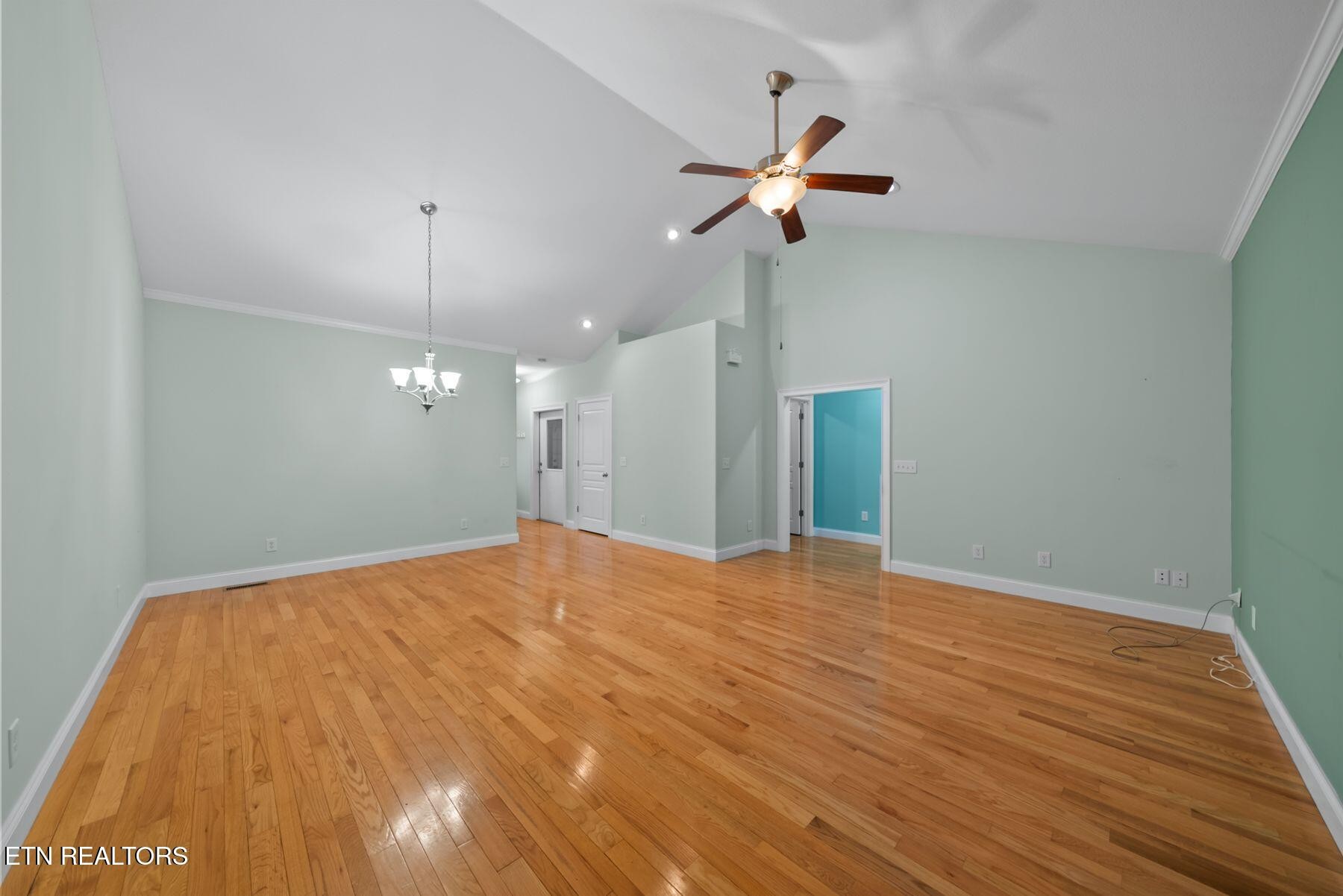 48 Saddle Brook Lane