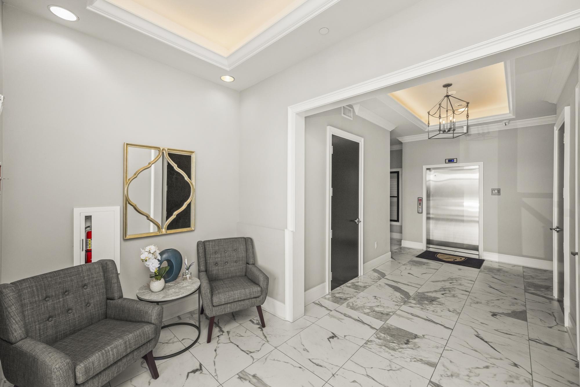 1024 Club View Dr