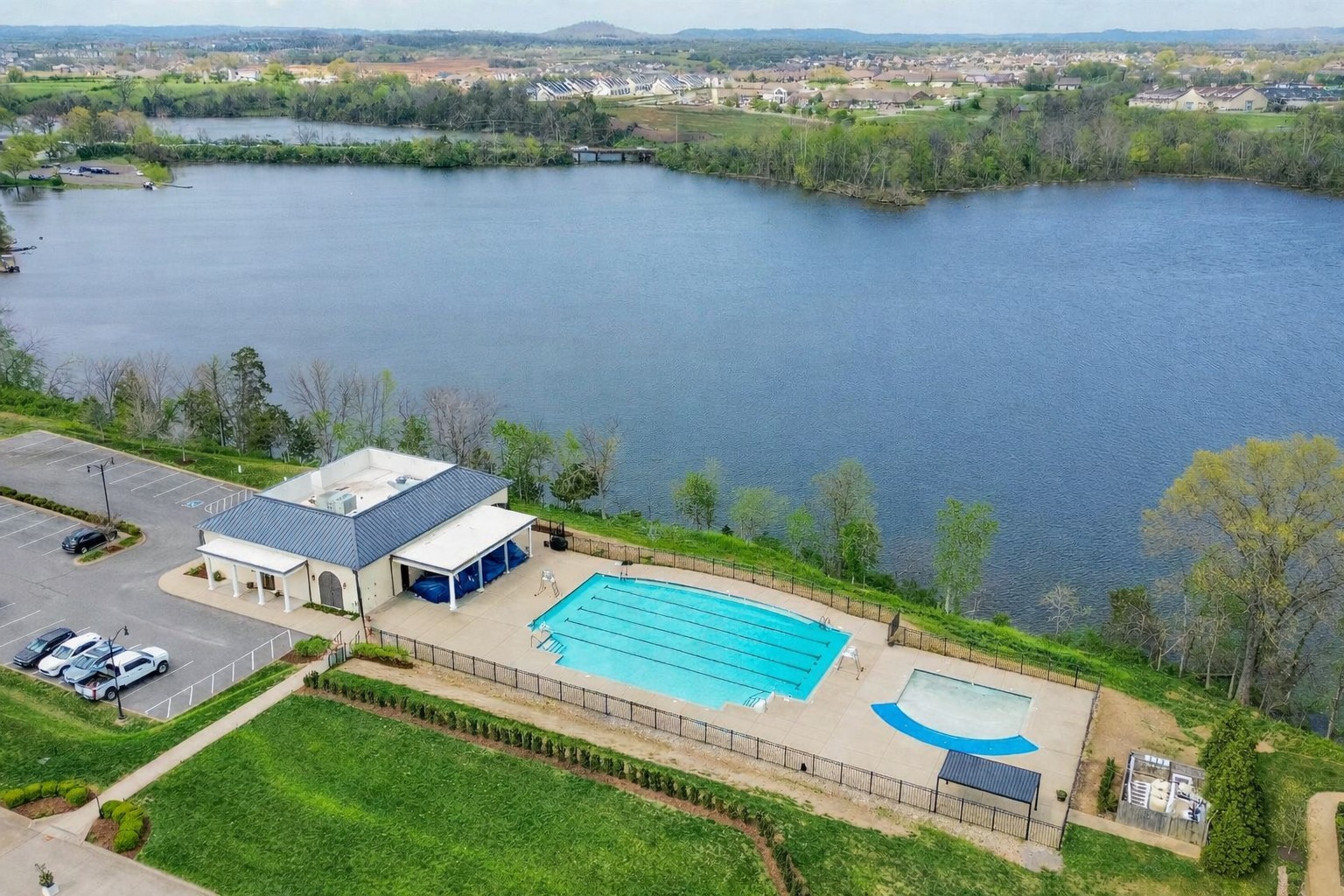 1024 Club View Dr