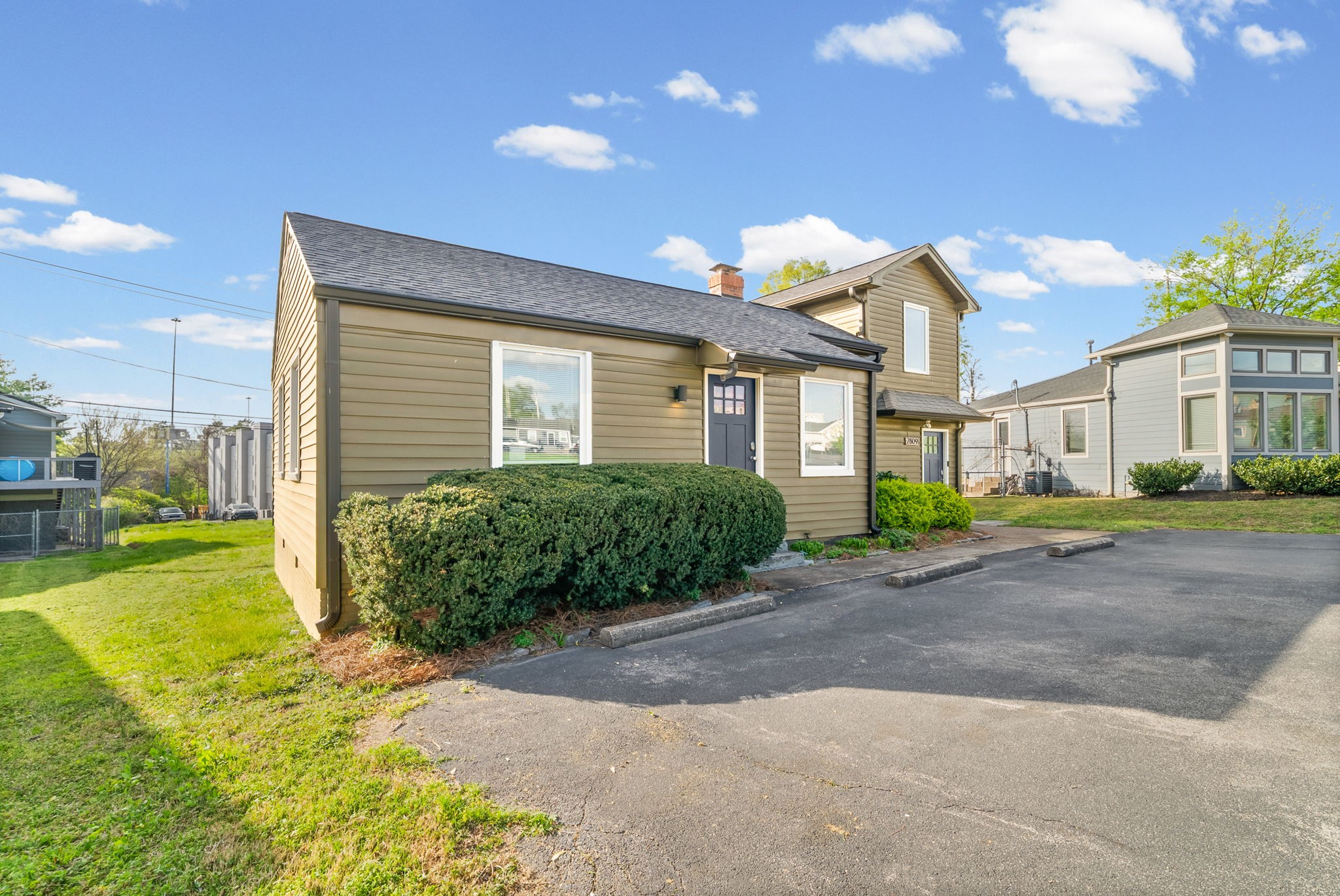 2809 Azalea Pl