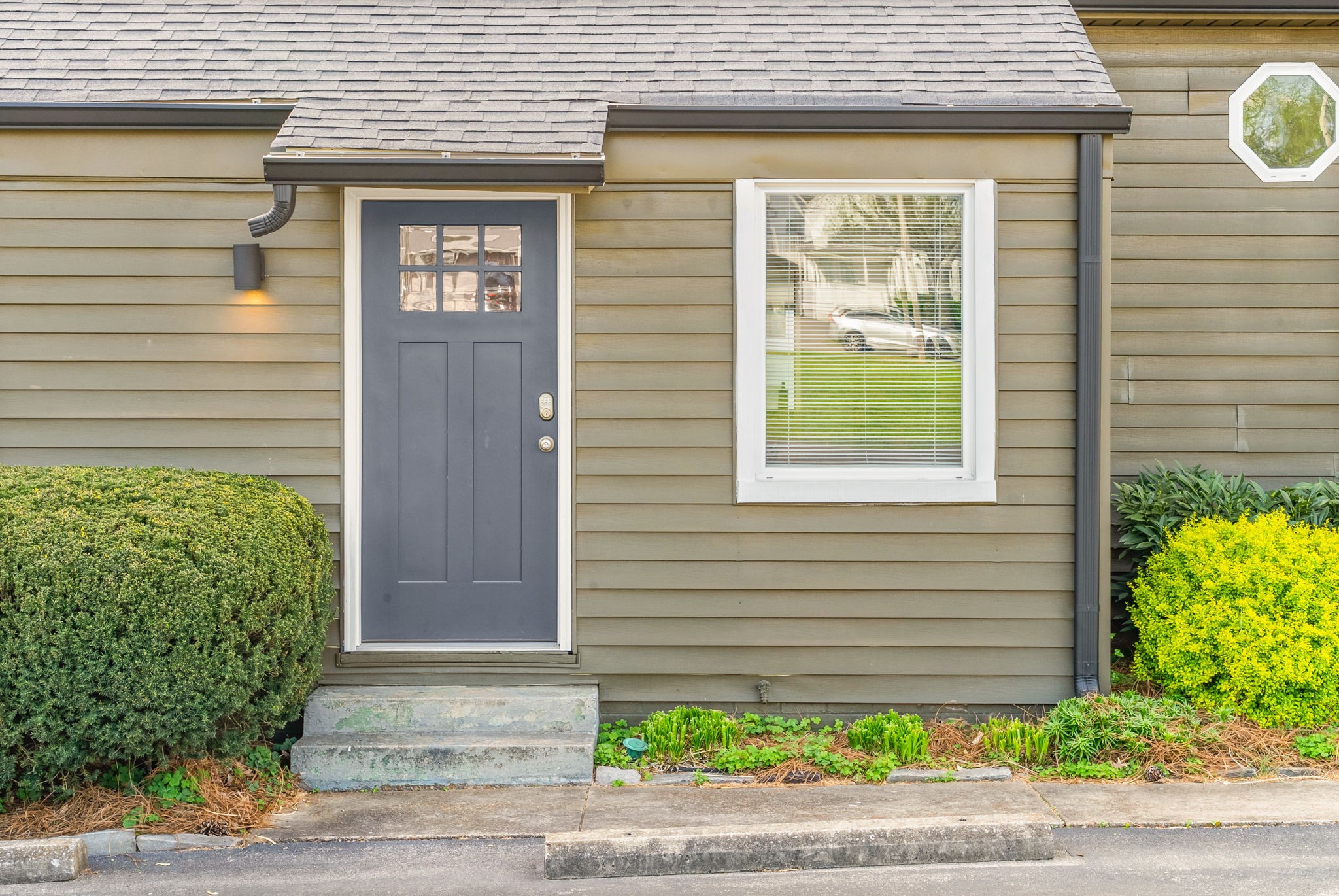 2809 Azalea Pl