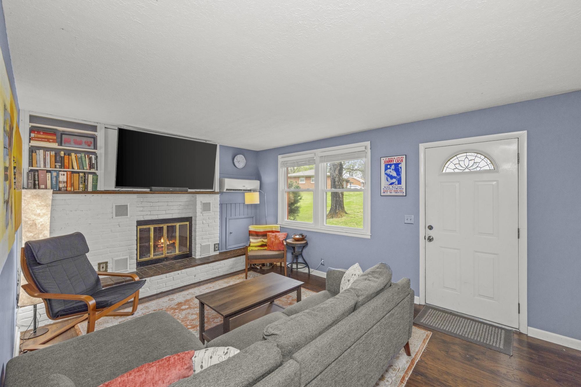 201 Raywood Ct
