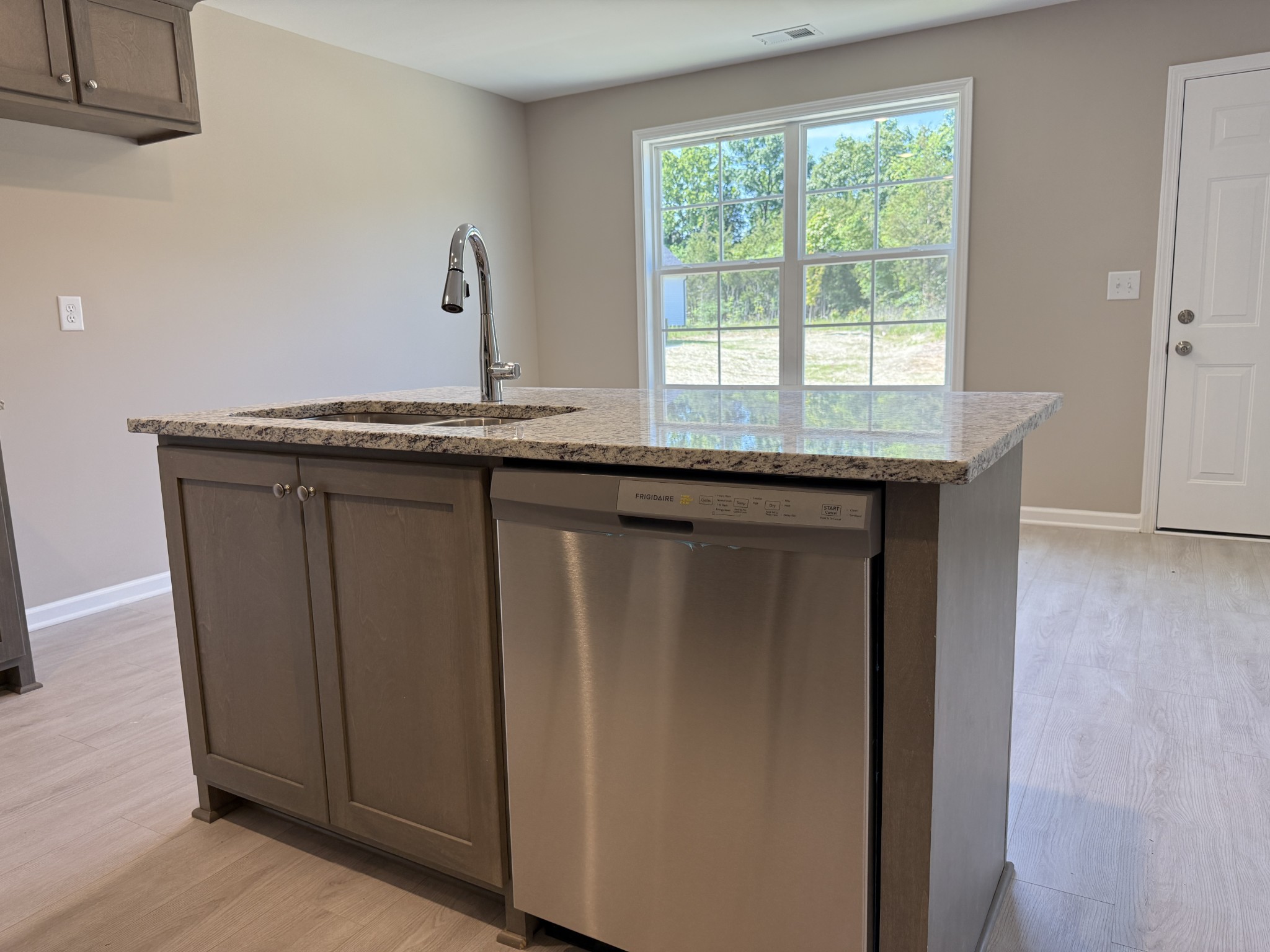 1304 Lakewalk Dr