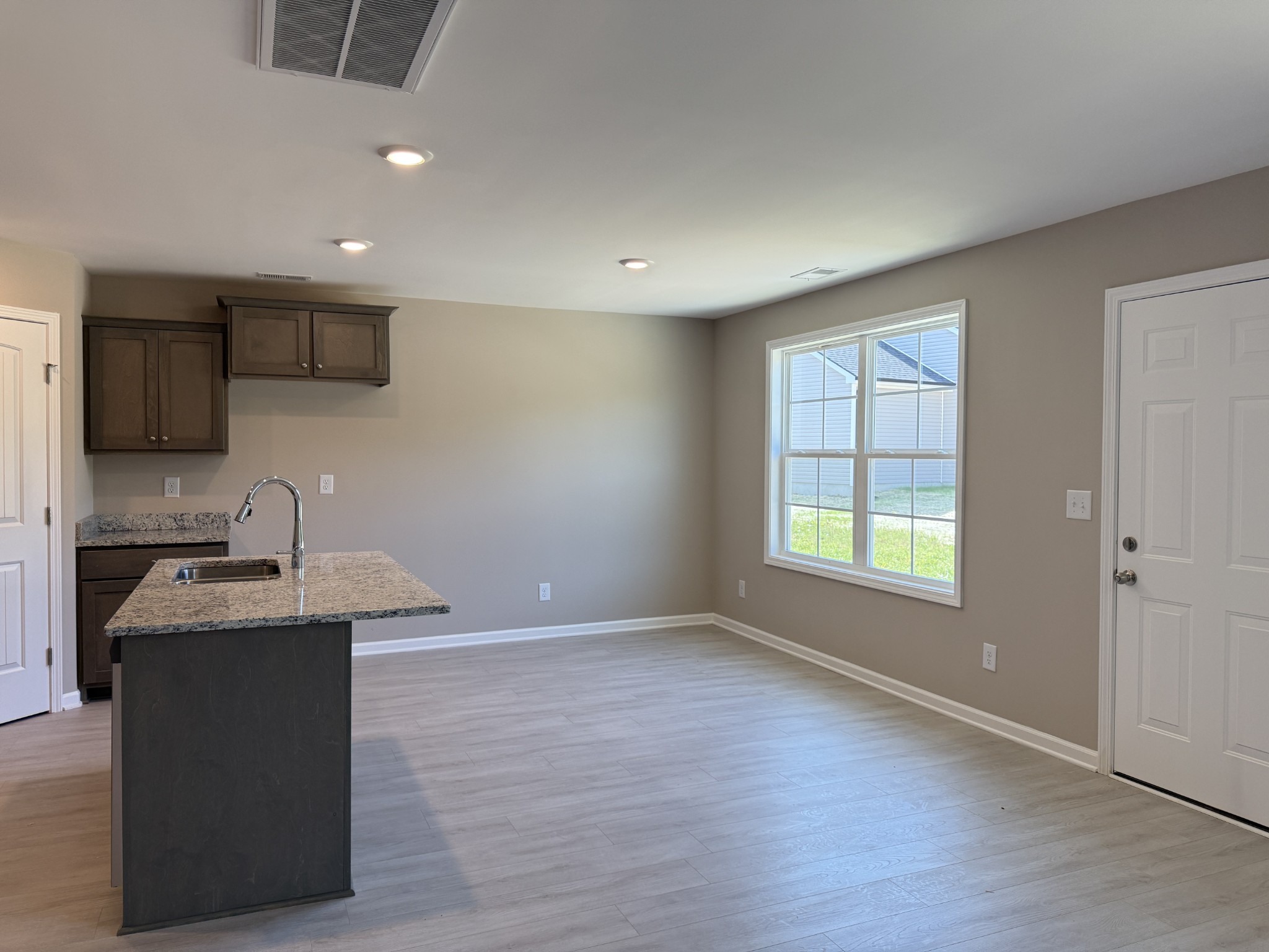1304 Lakewalk Dr