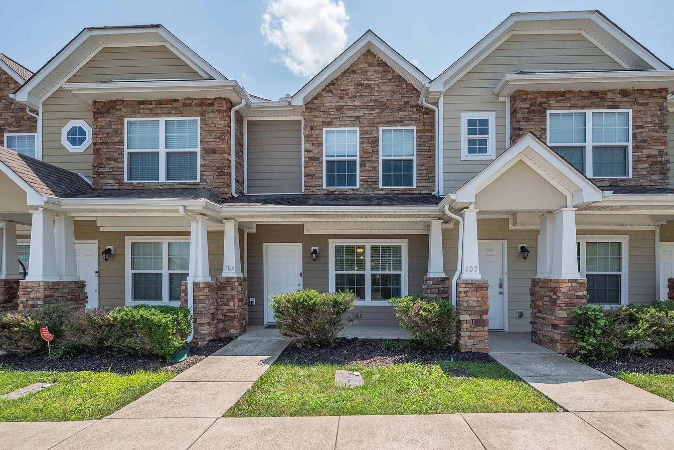 104 Cobblestone Place Dr