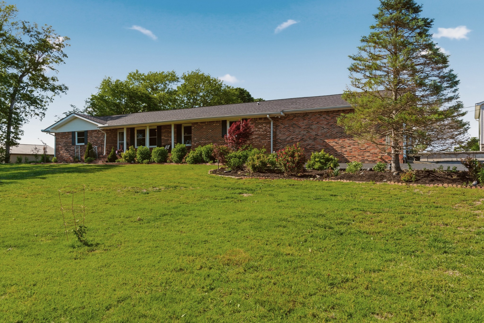 5843 Highway 41, N