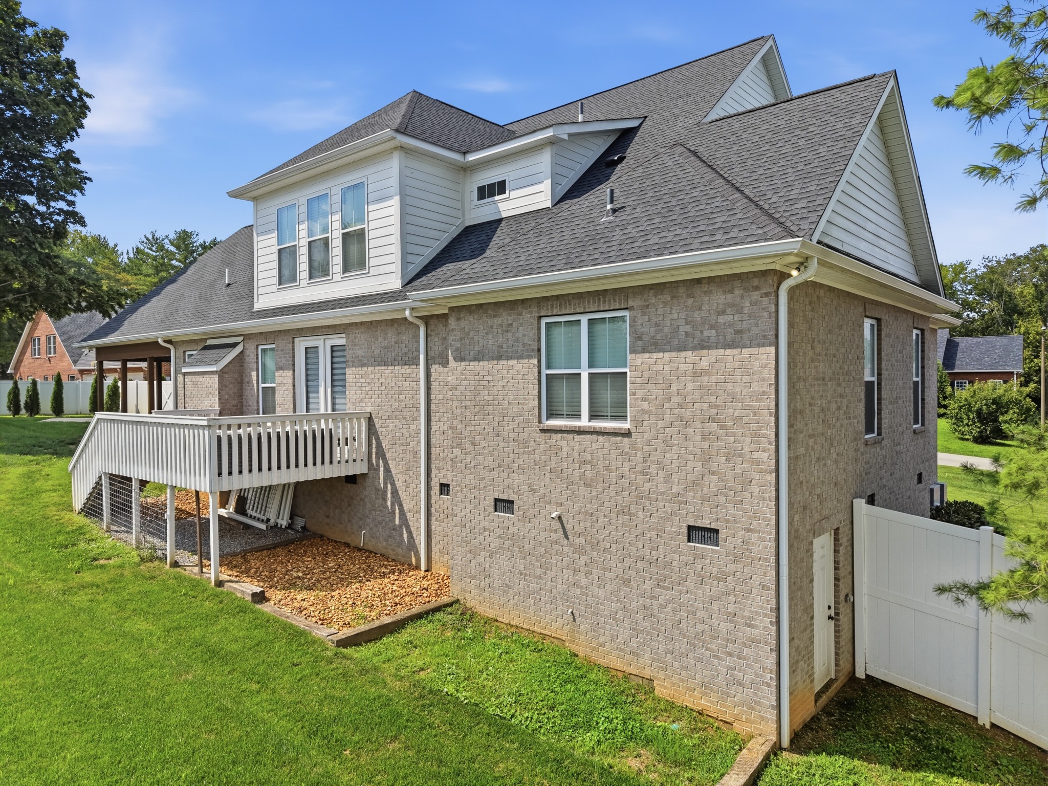2109 Boxwood Cir