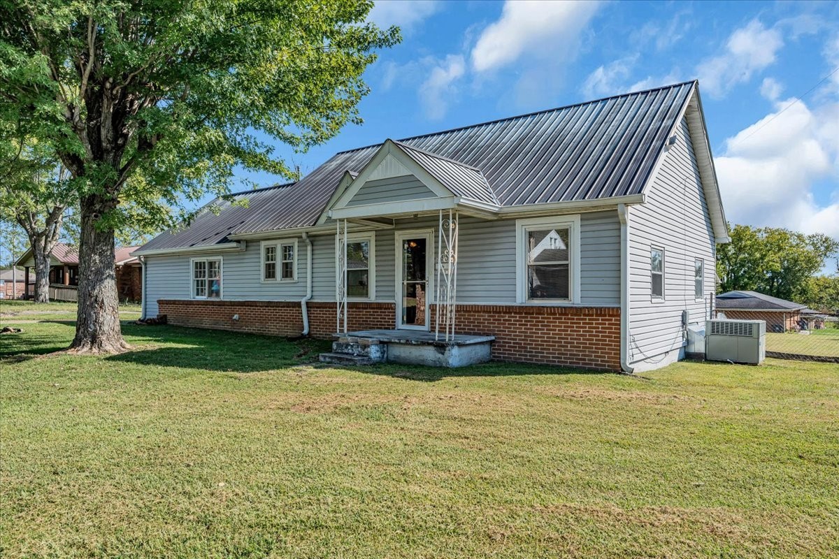 416 Juniper Ln