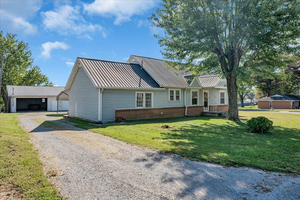 416 Juniper Ln