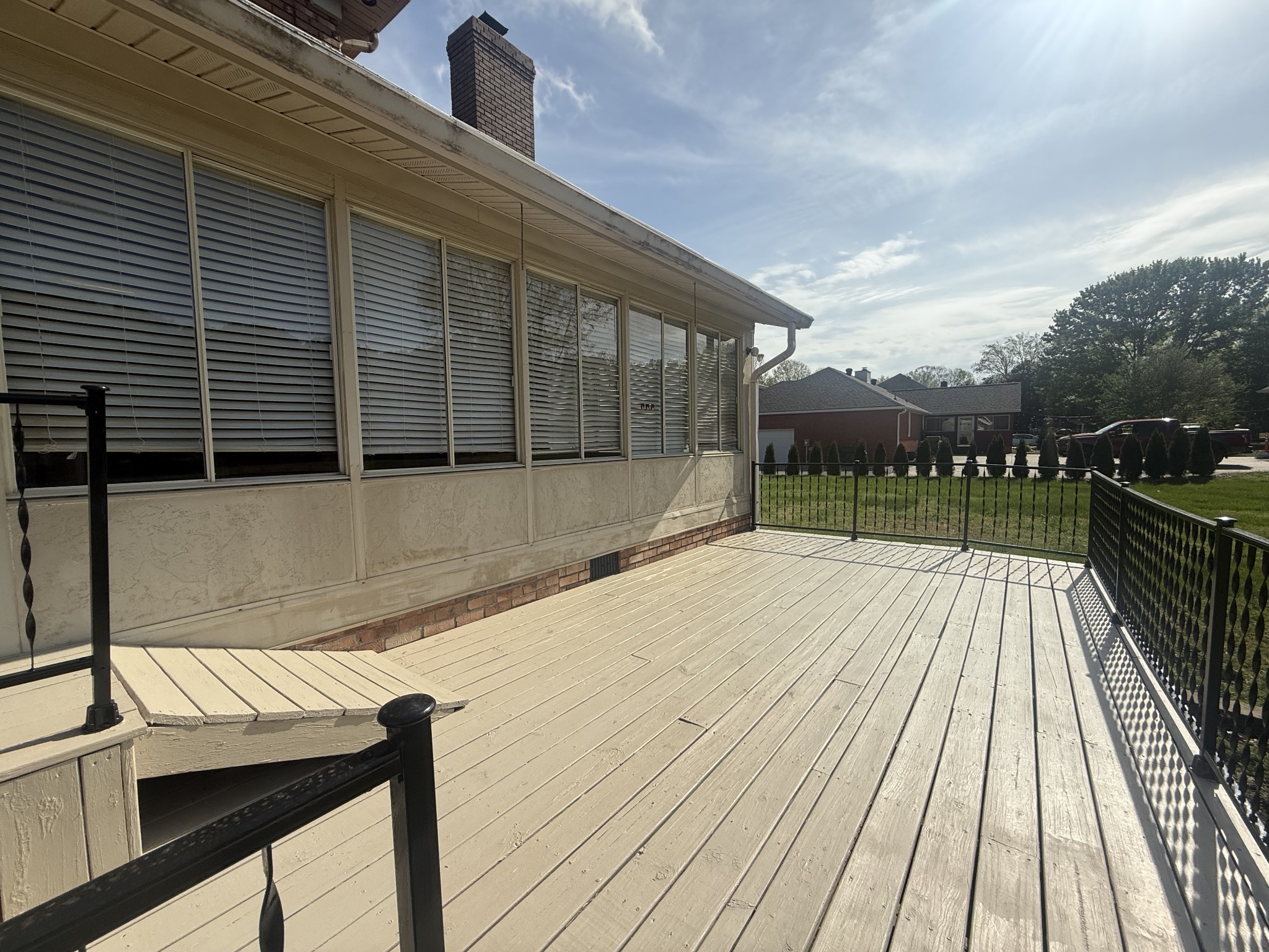 2216 Ewing Dr