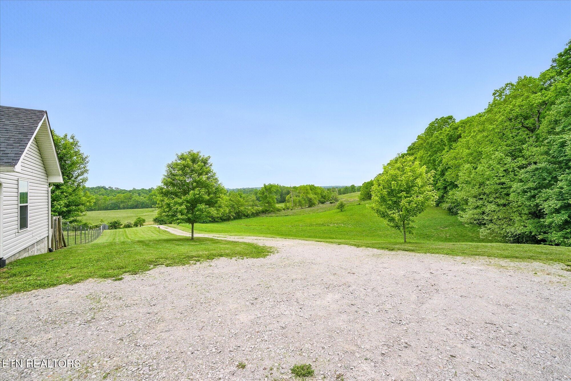 1447 Dykes Rd