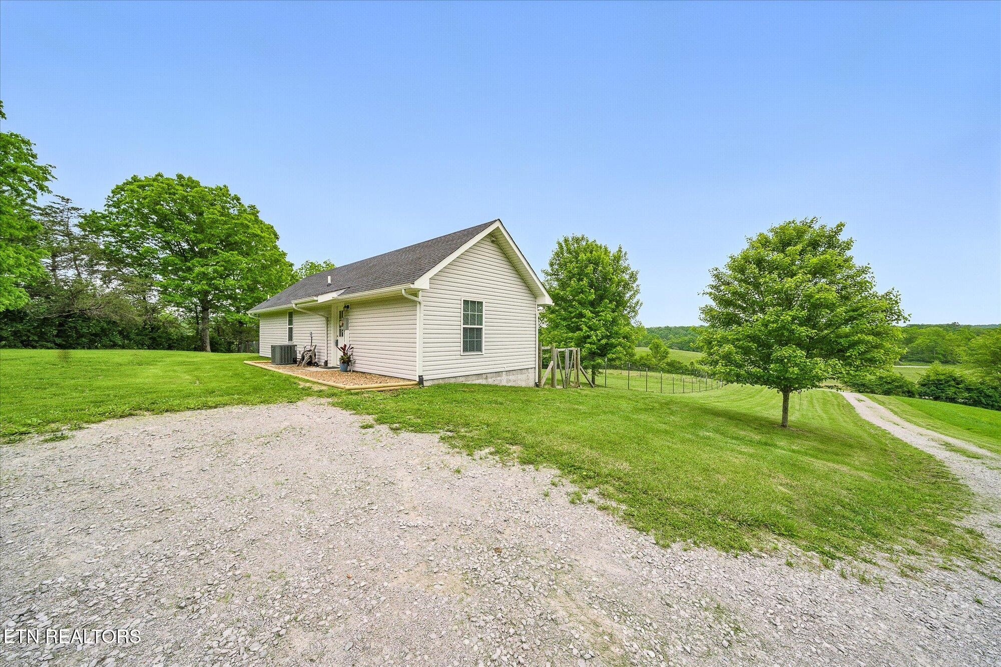 1447 Dykes Rd