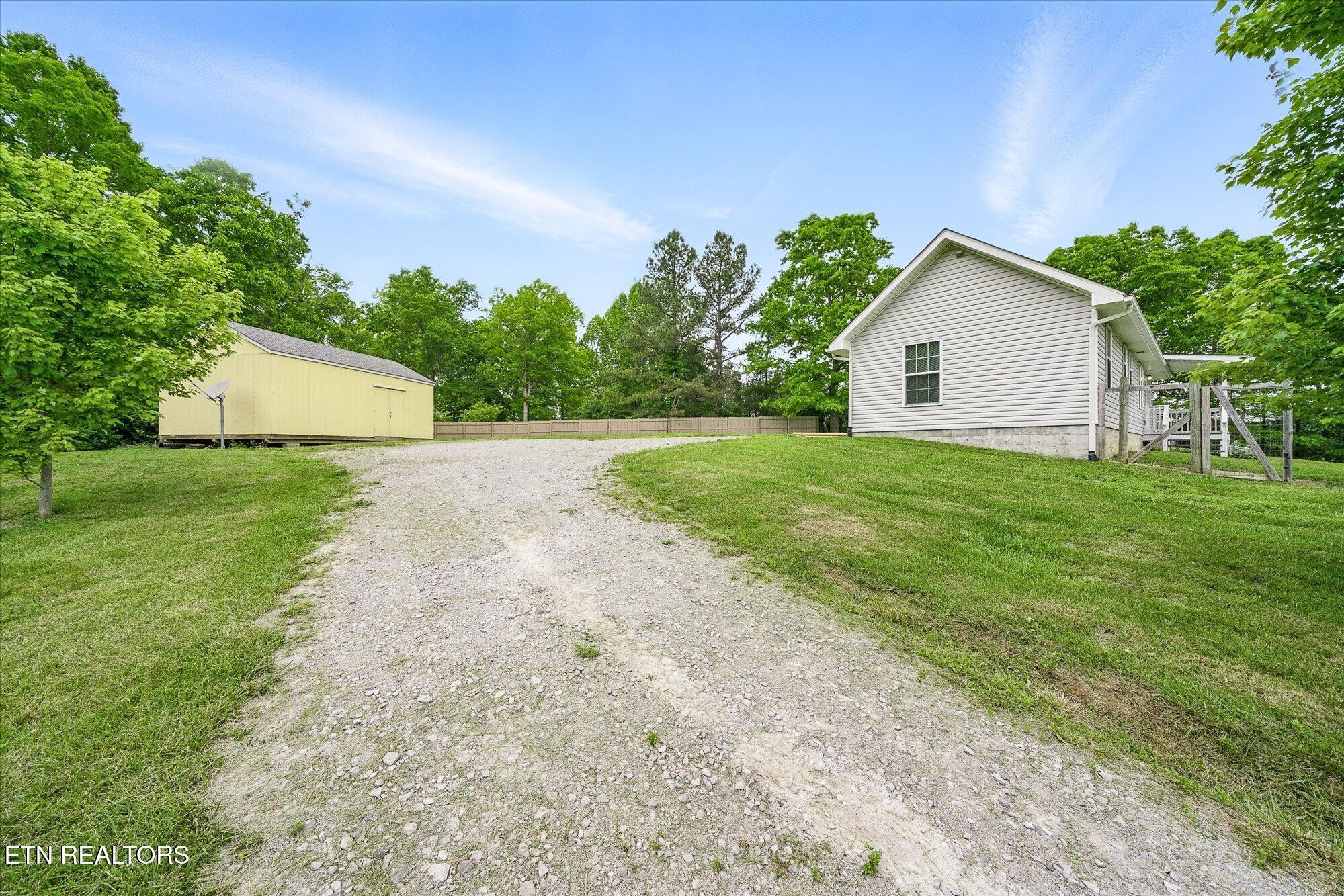 1447 Dykes Rd