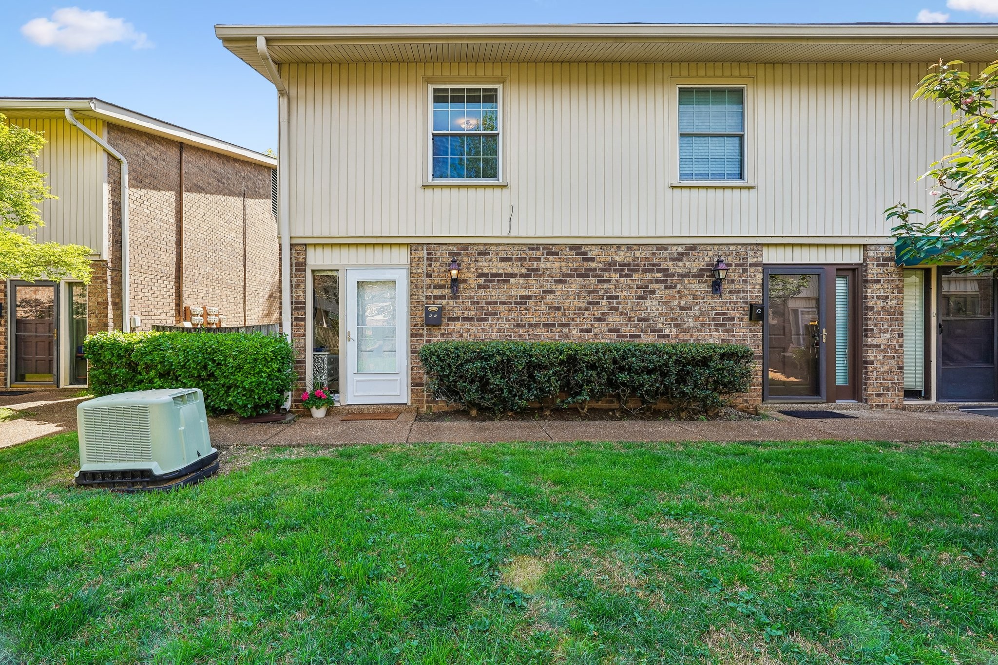 2116 Hobbs Rd