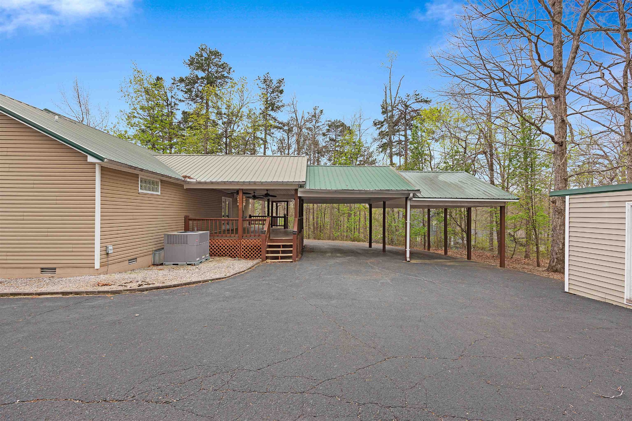 40 ROLLING HILLS LN