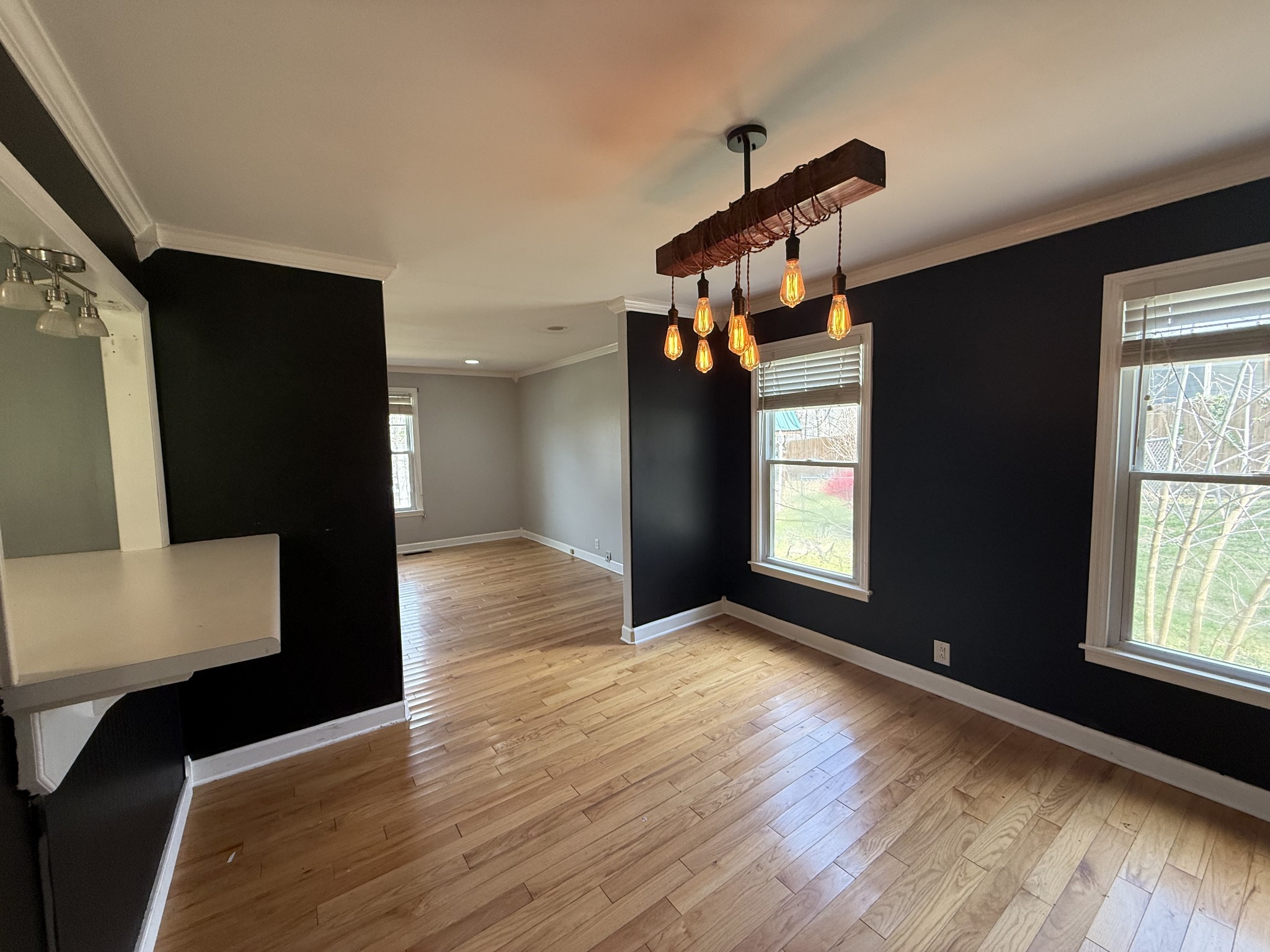 1004 Red Oak Dr
