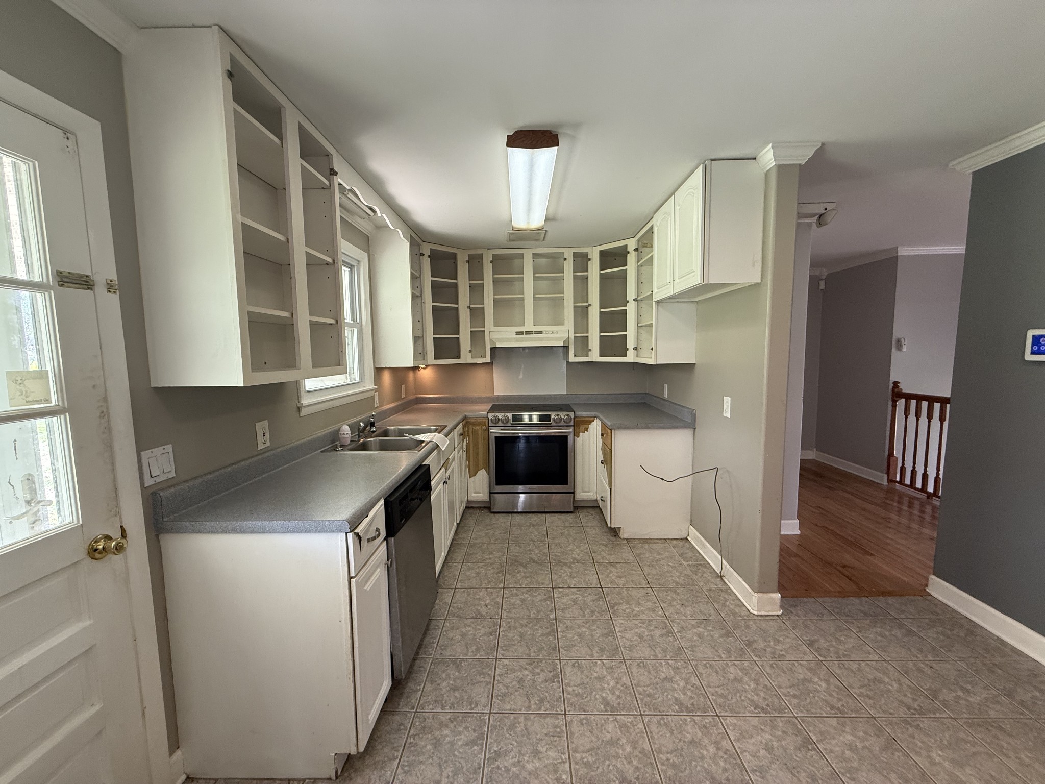 1004 Red Oak Dr