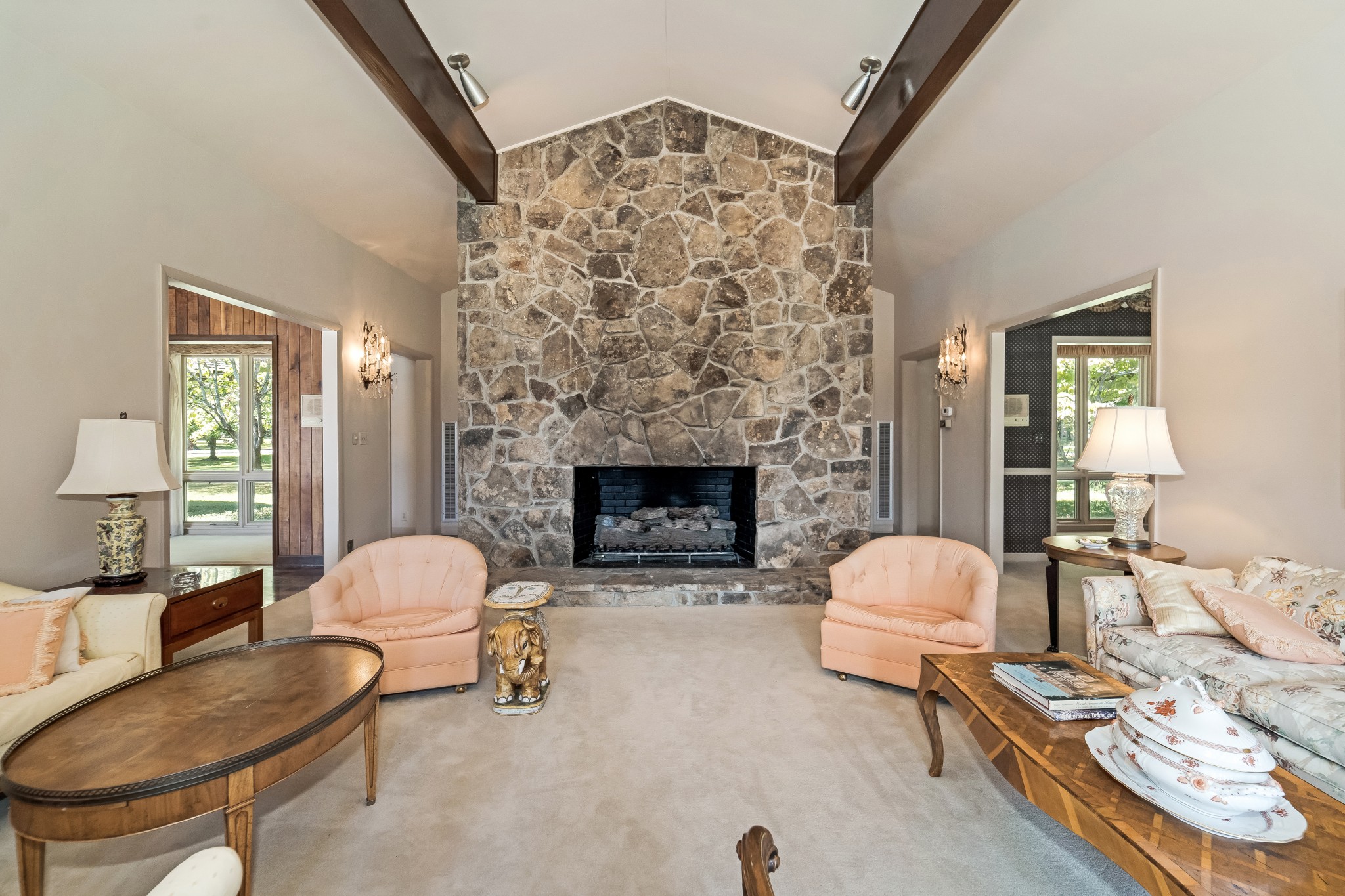 215 Hickory Ln