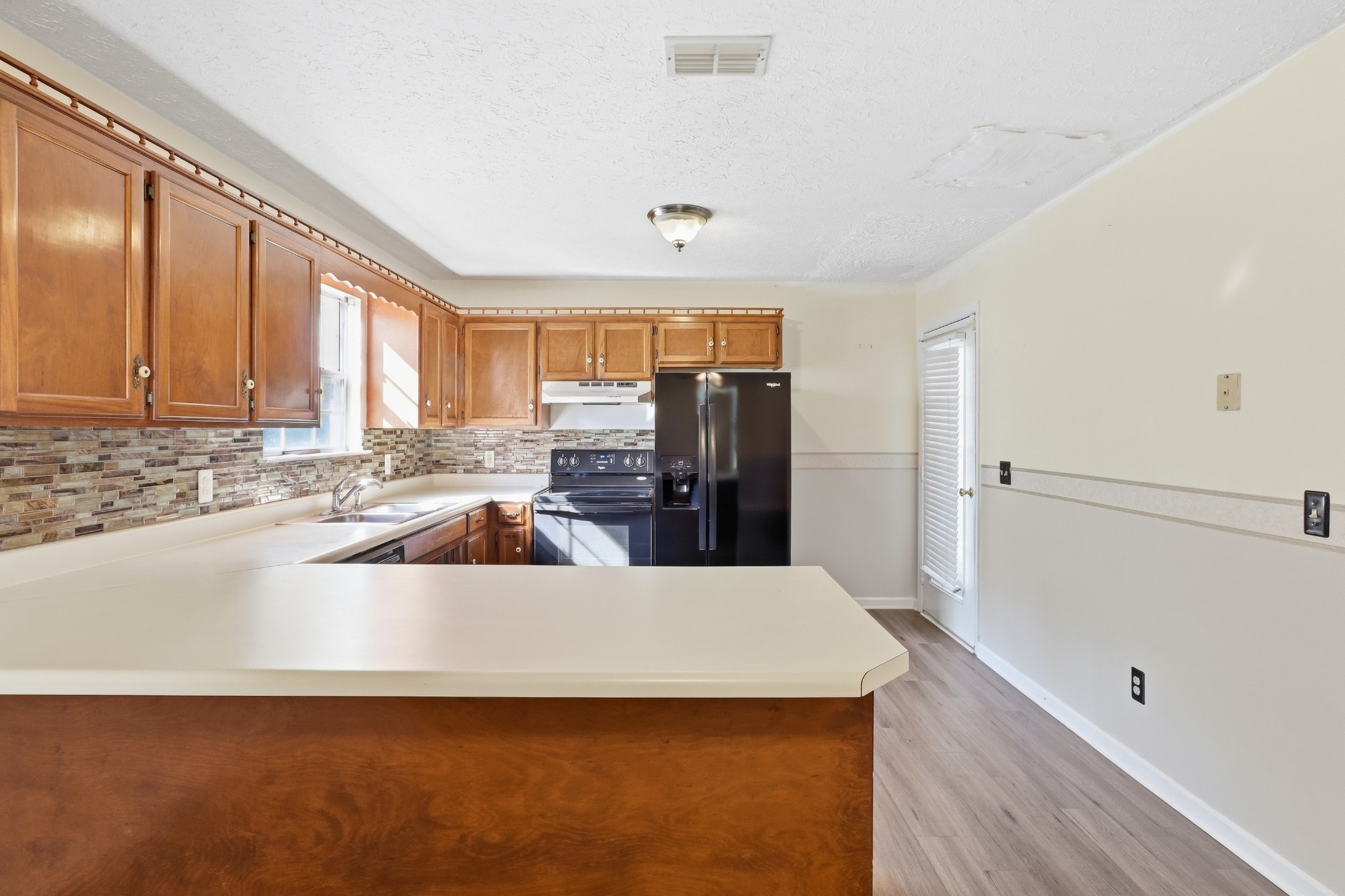 308 Noel Ln