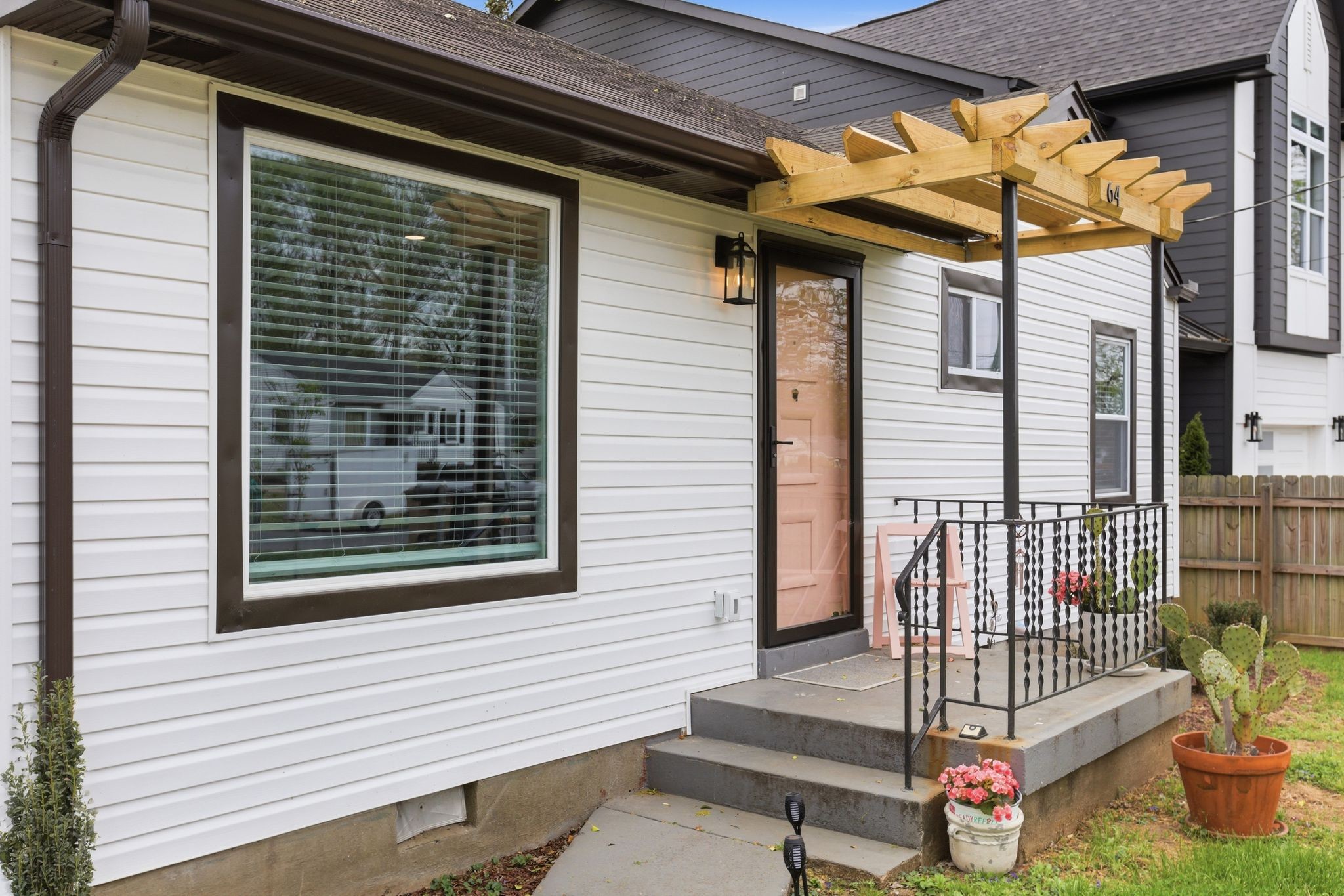 64 Creighton Ave