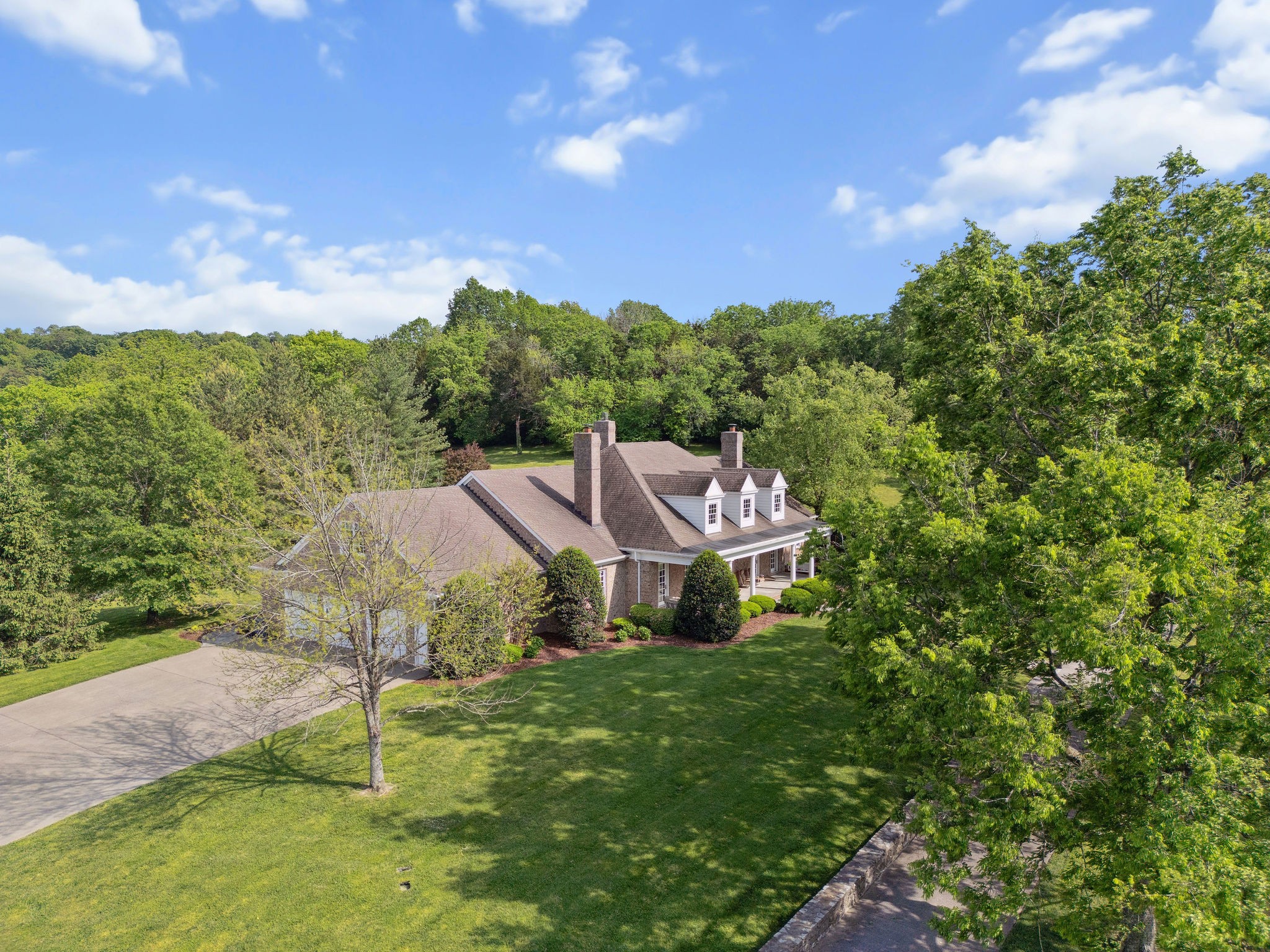 1633 Lewisburg Pike