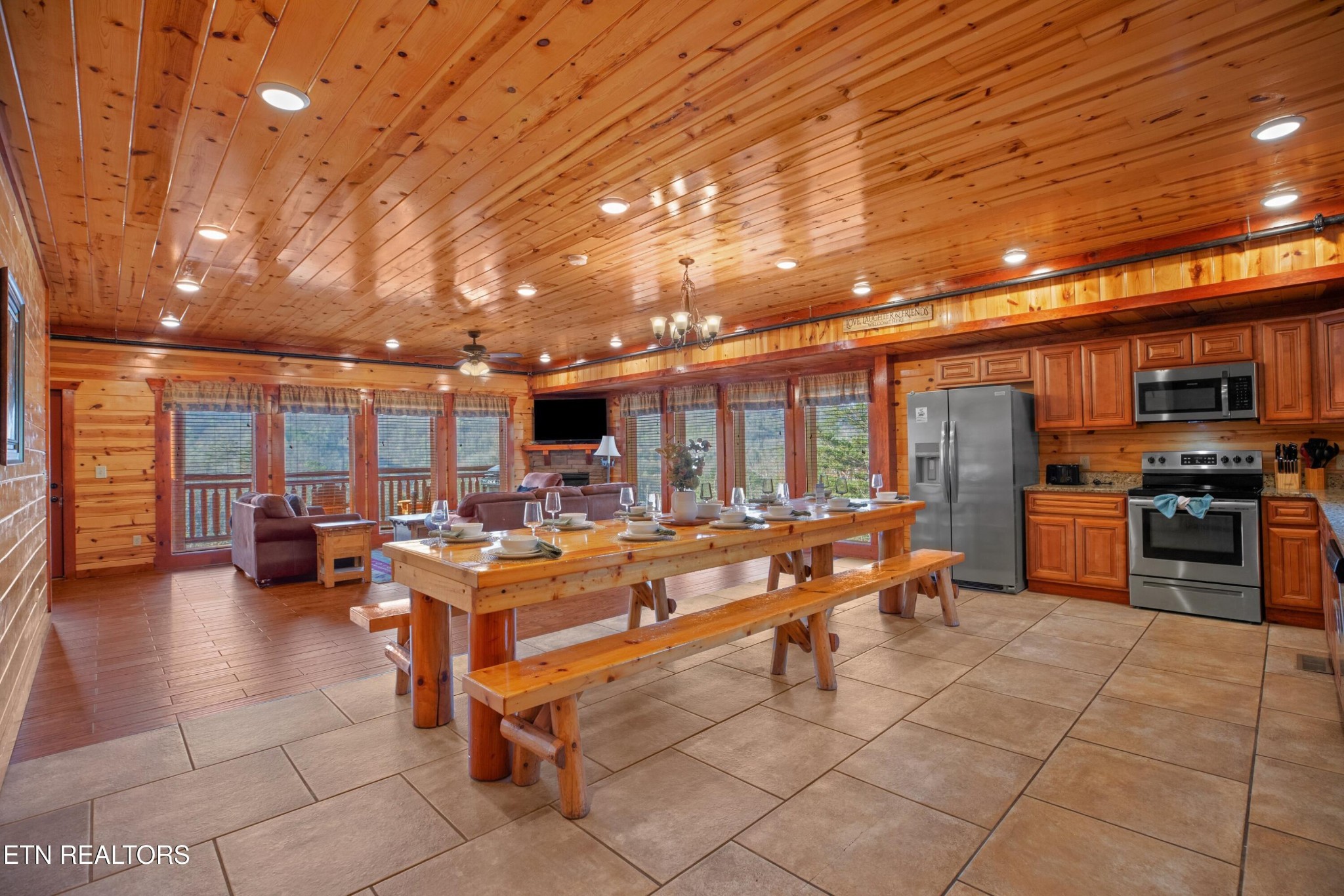1643 Barn Door Lane