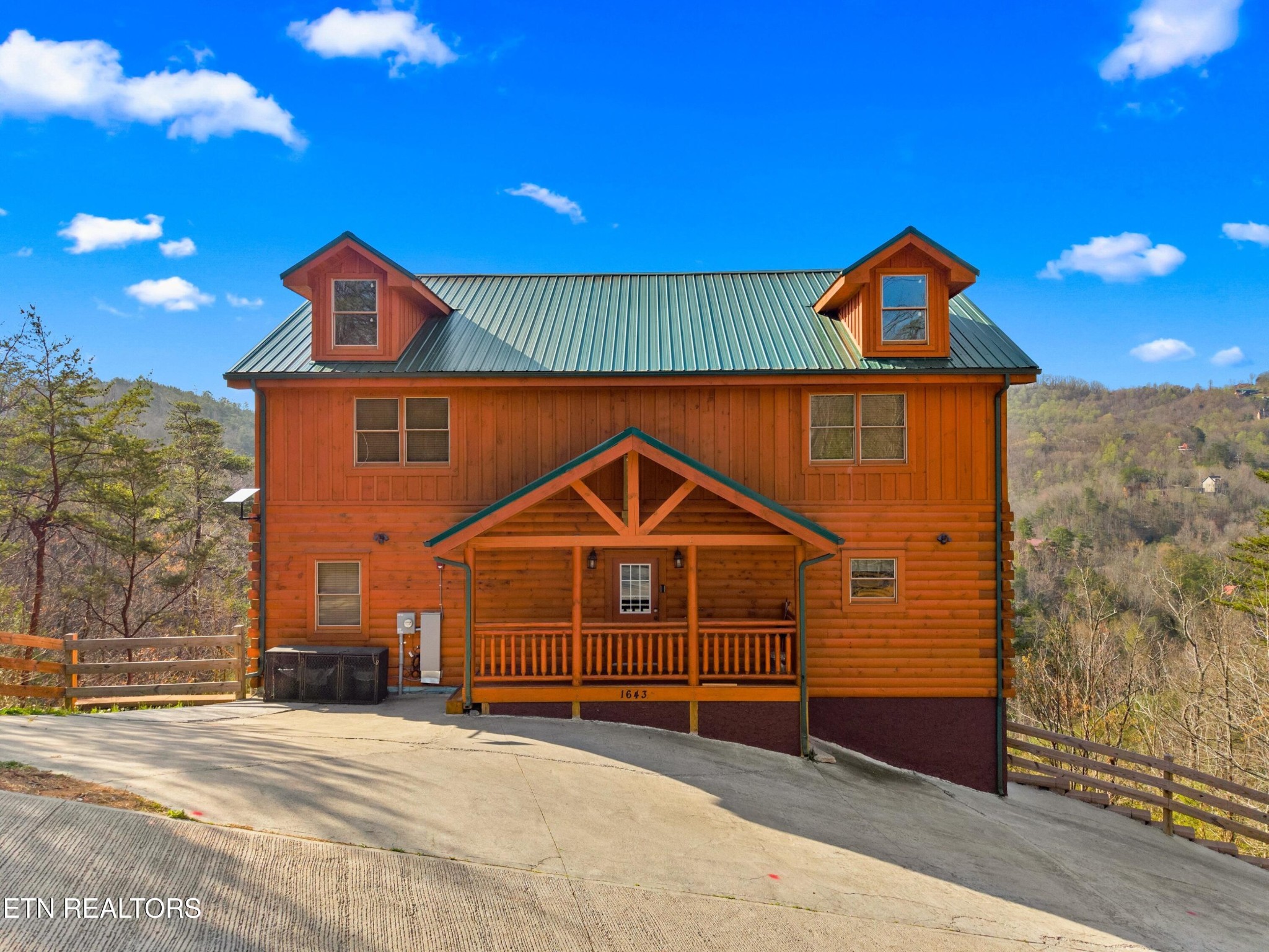 1643 Barn Door Lane