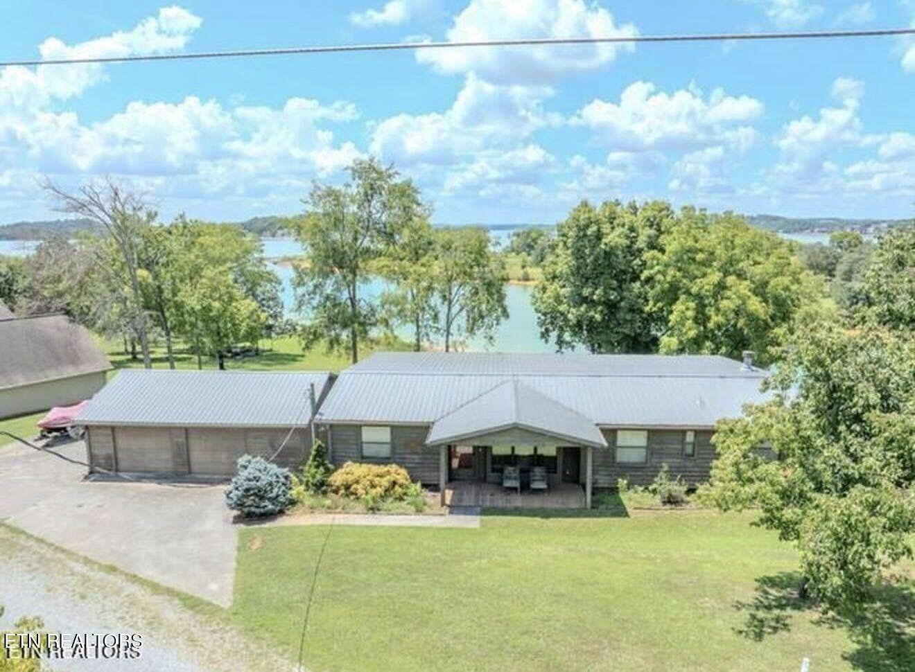 1369 Paradise Lane