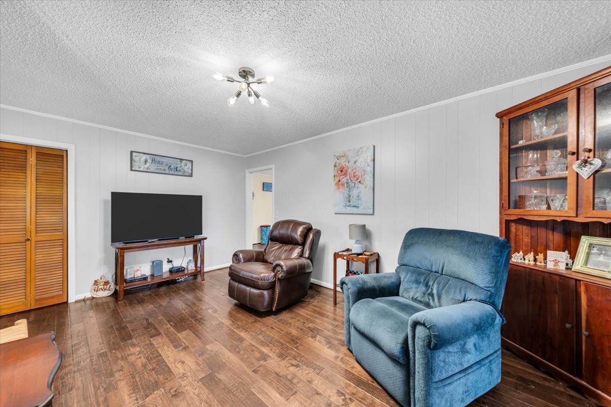 321 Goodridge Rd