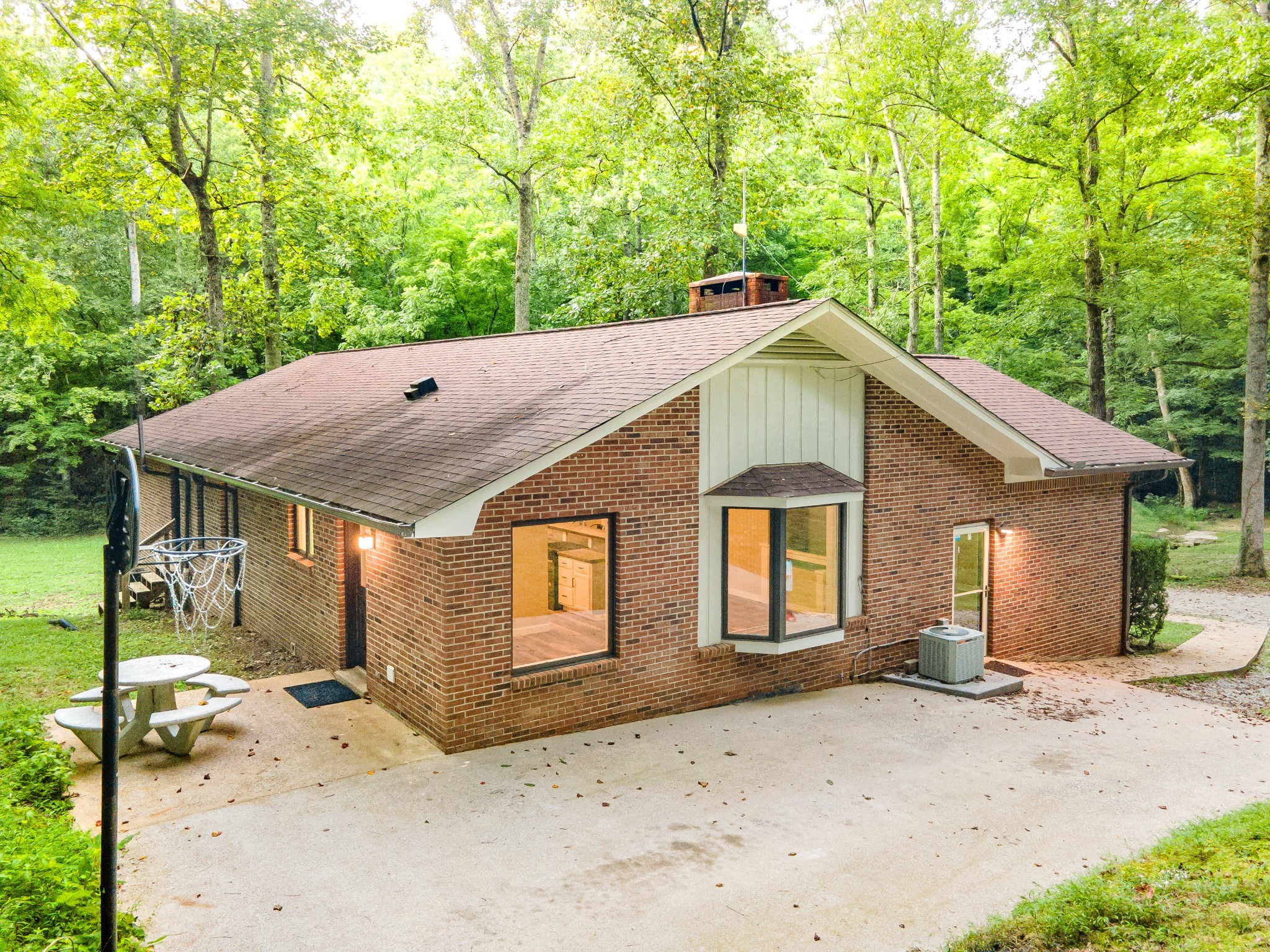 5251 Lewisburg Hwy