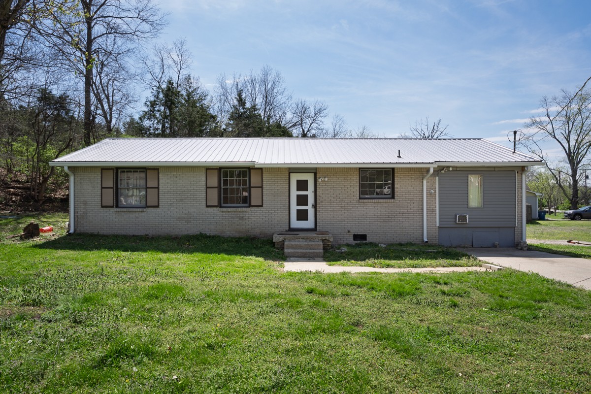 104 Hilltop Dr