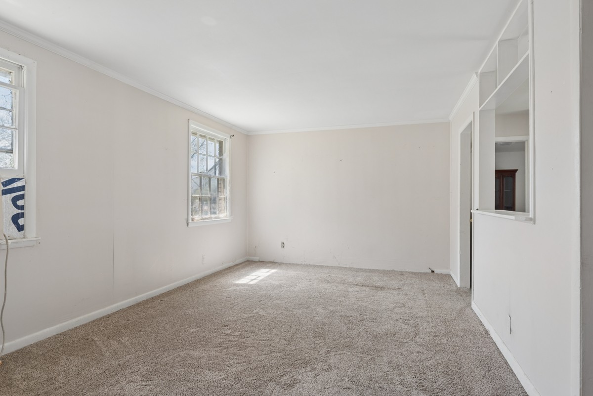 104 Hilltop Dr