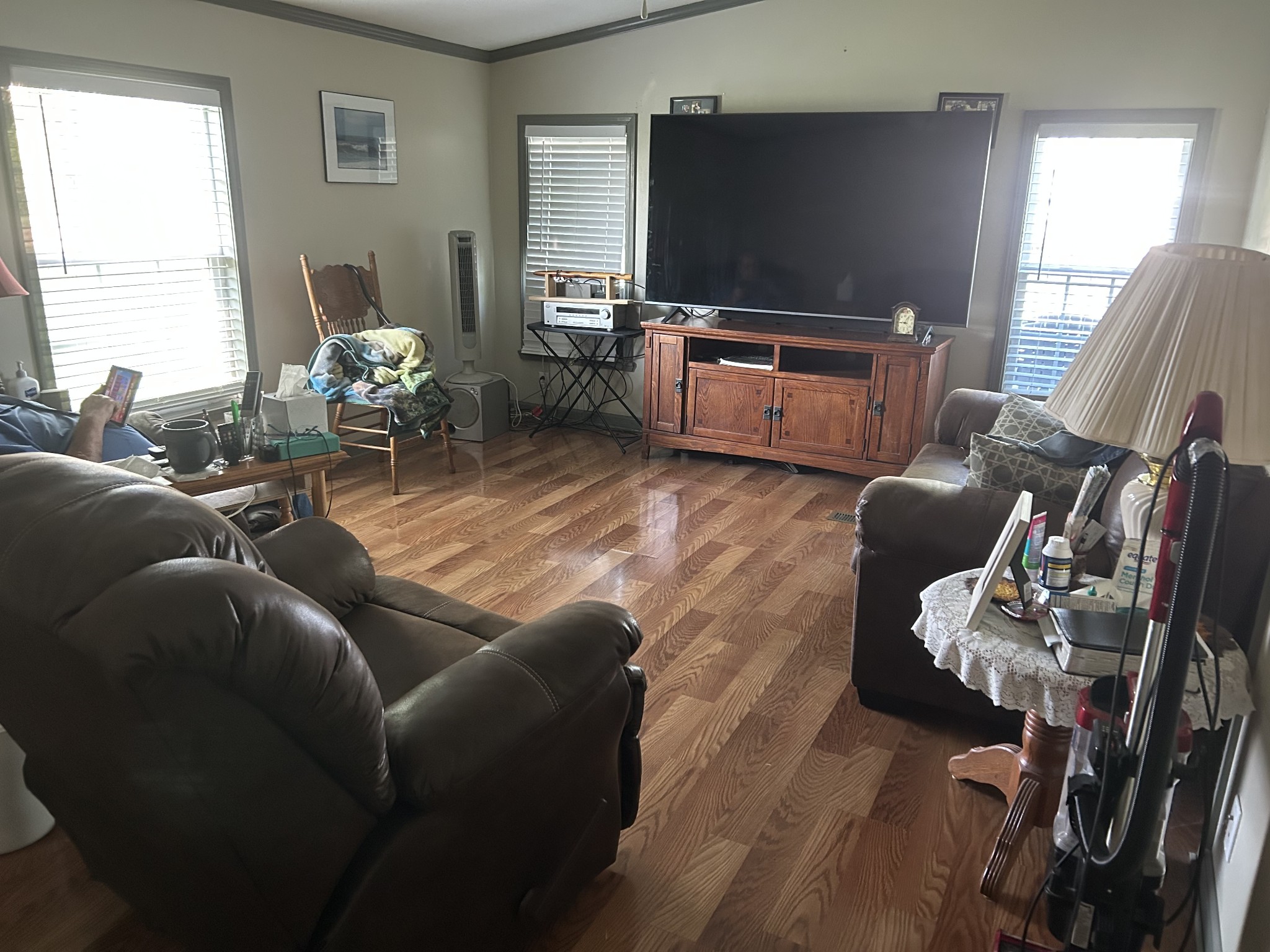 5343 King Robert Ln