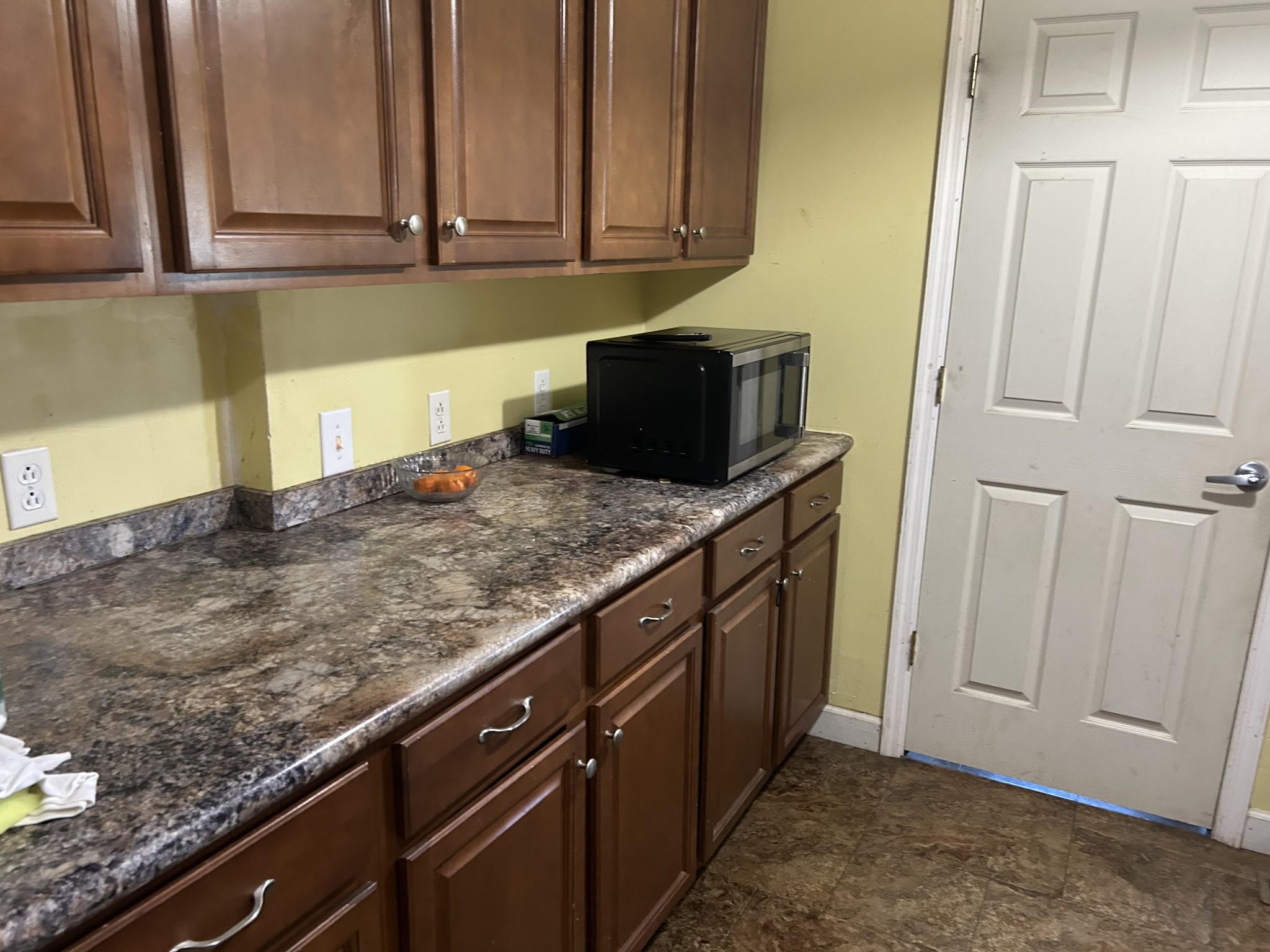5343 King Robert Ln