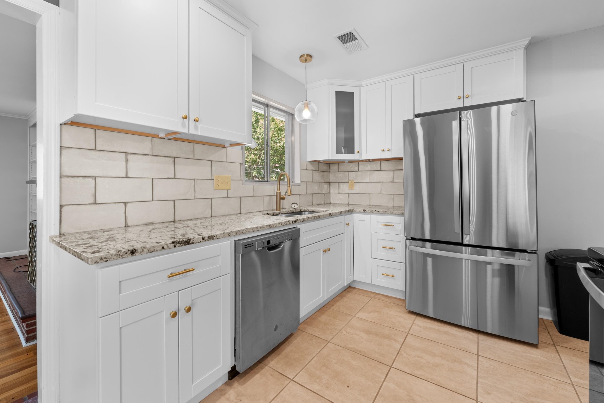 151 N WHITE STATION RD
