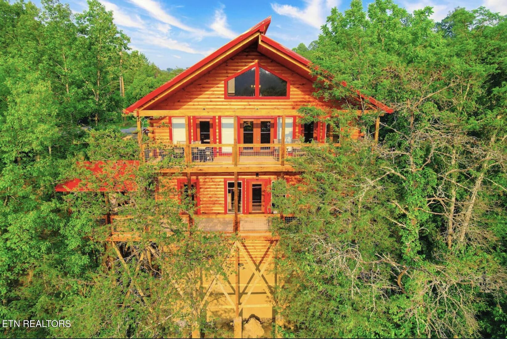 1908 Eagle Court