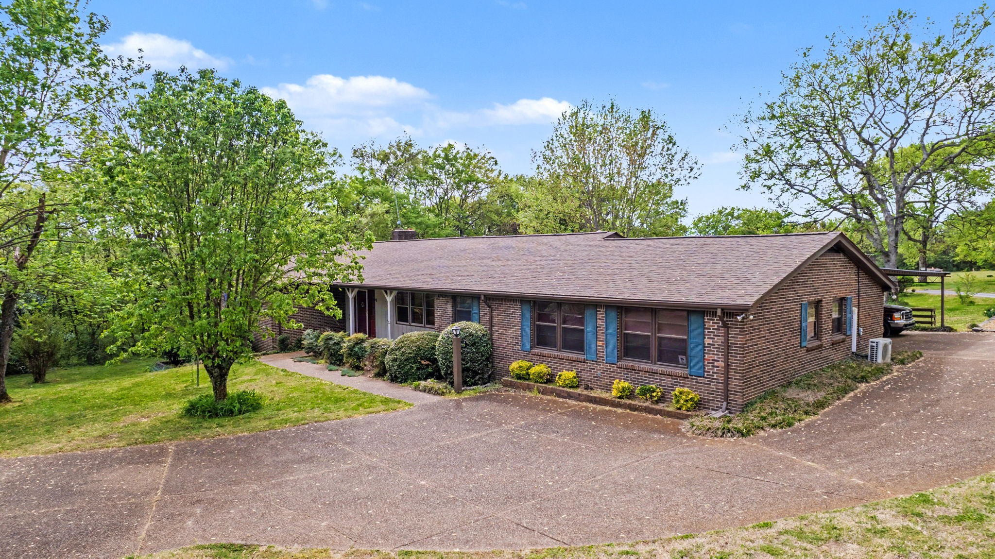 2413 Fly Rd
