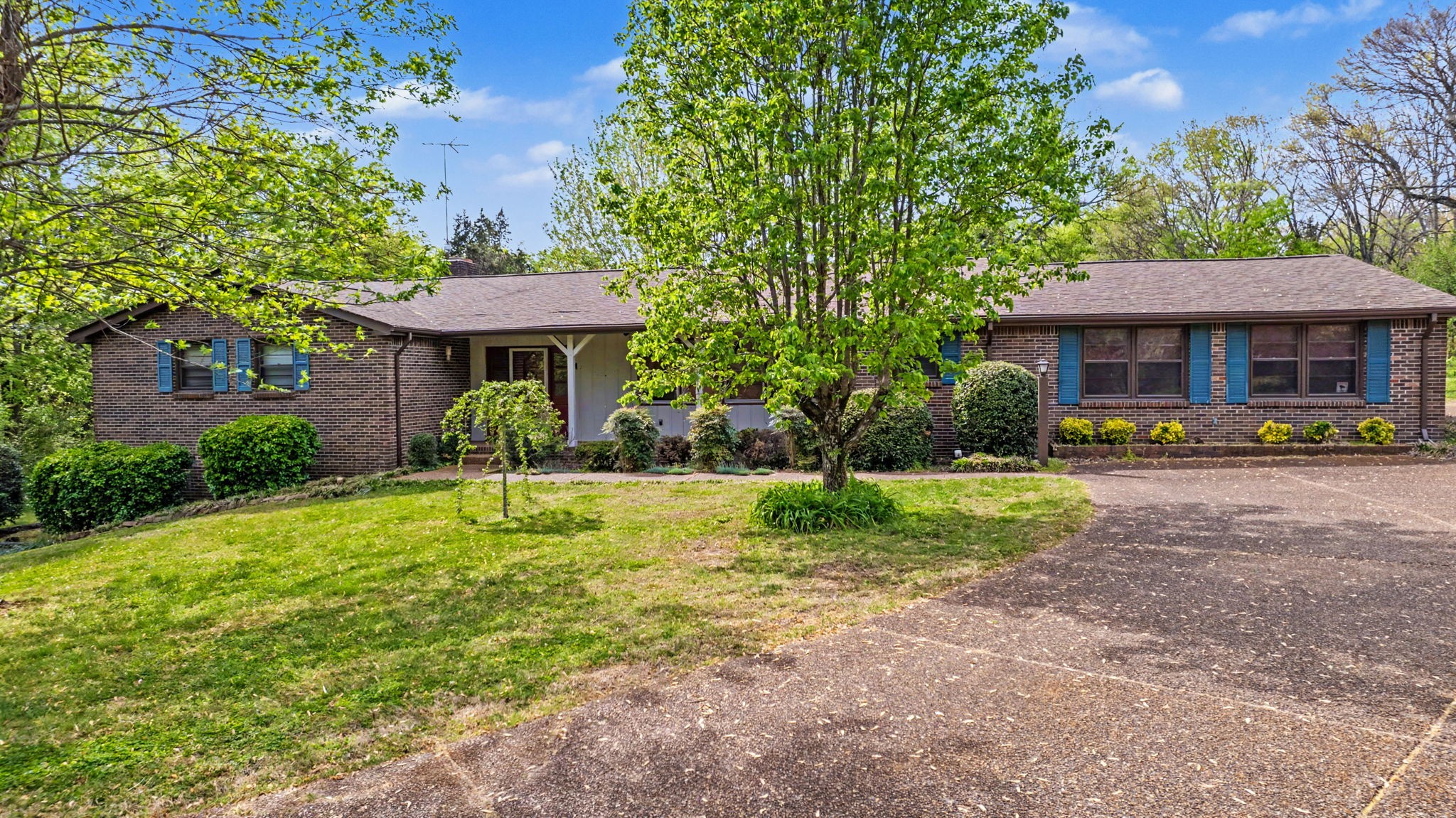 2413 Fly Rd