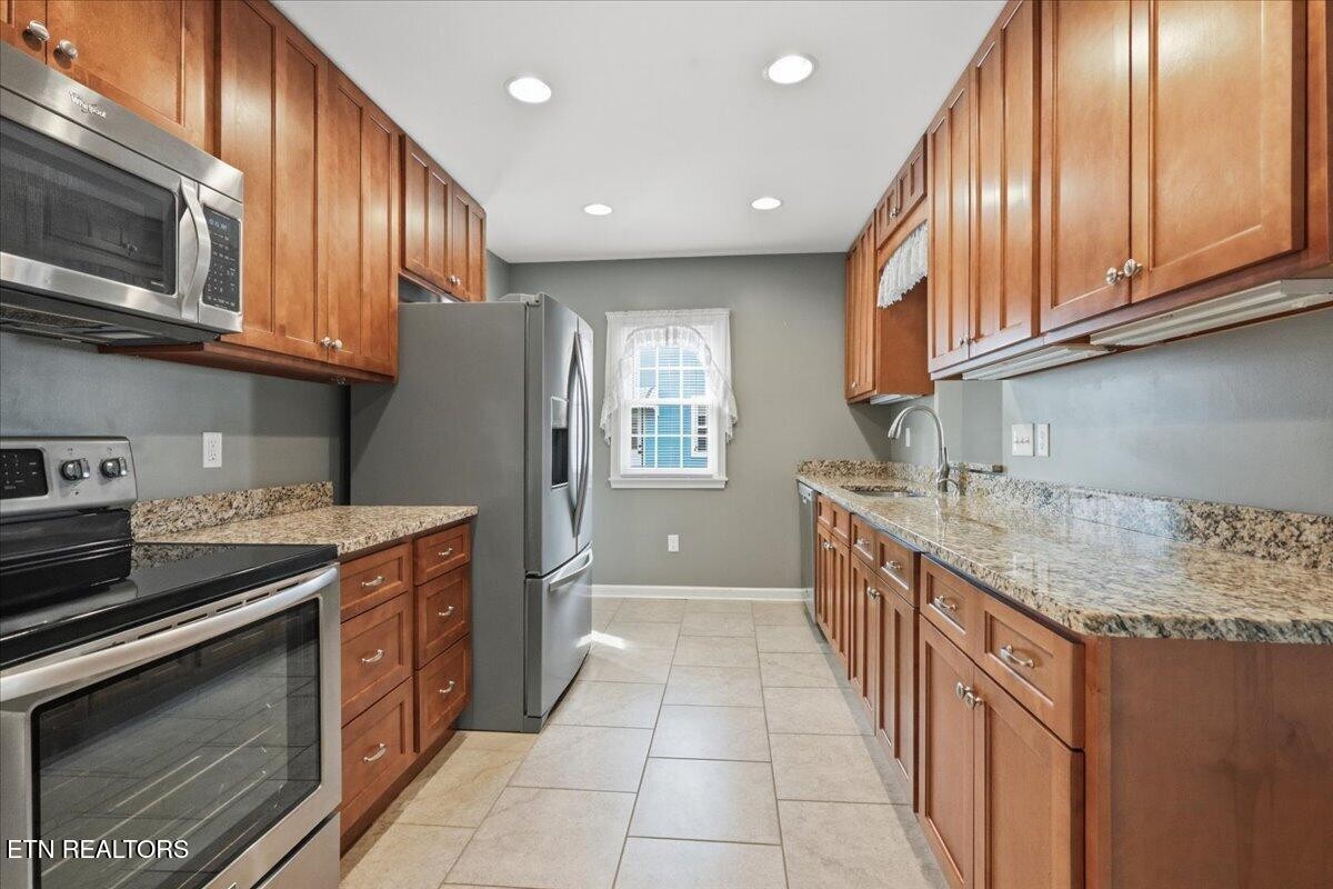 2445 Kennington Rd