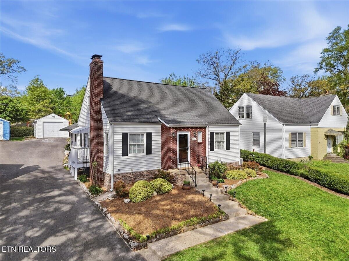 2445 Kennington Rd