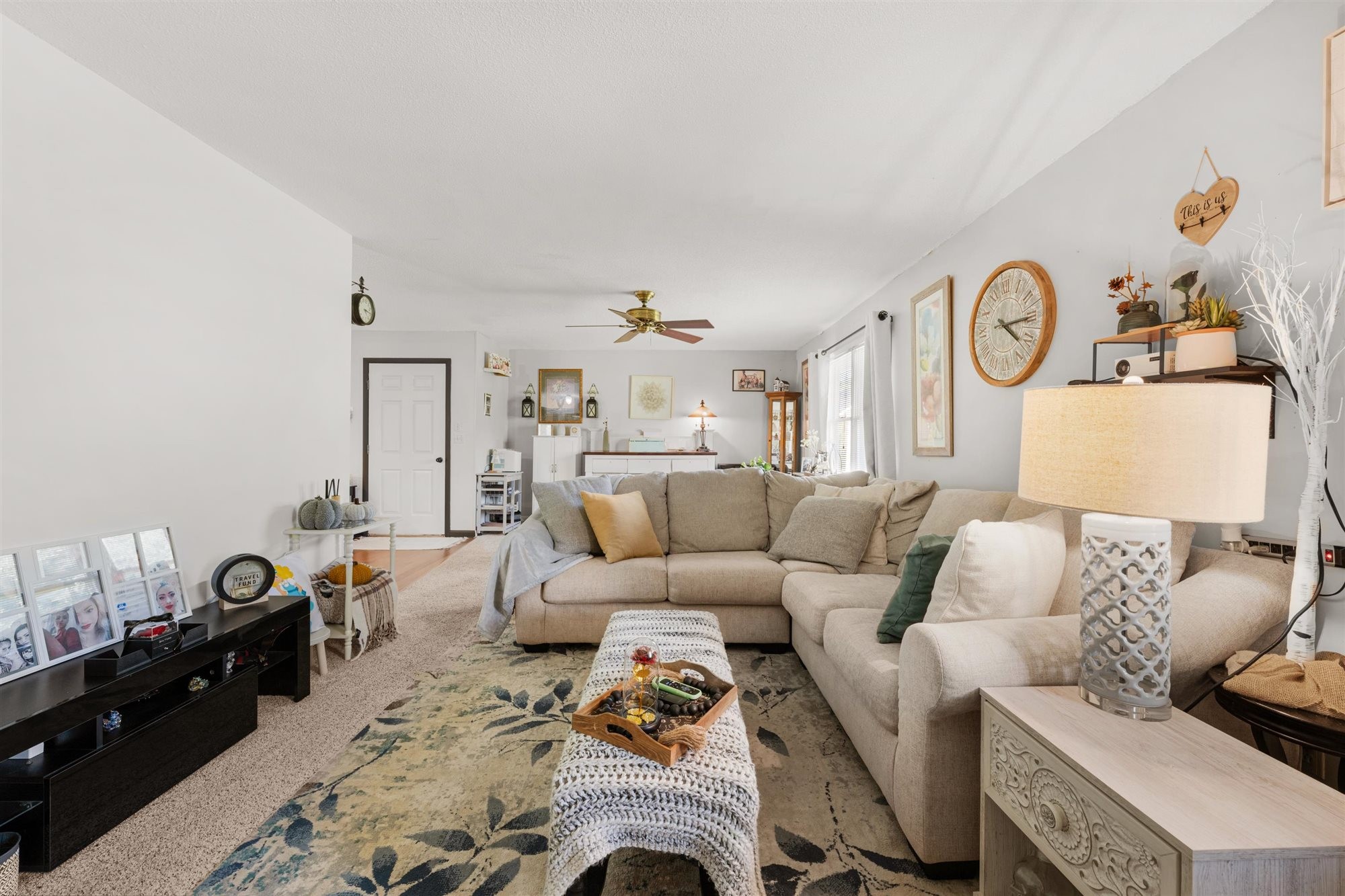 601 Courthouse View St