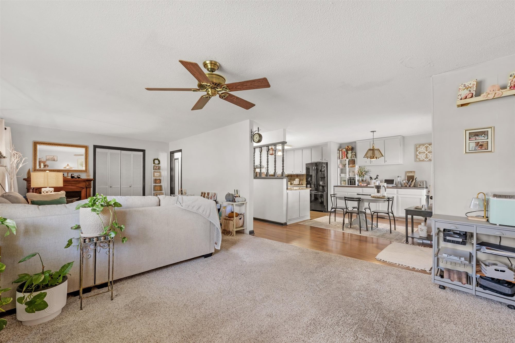 601 Courthouse View St