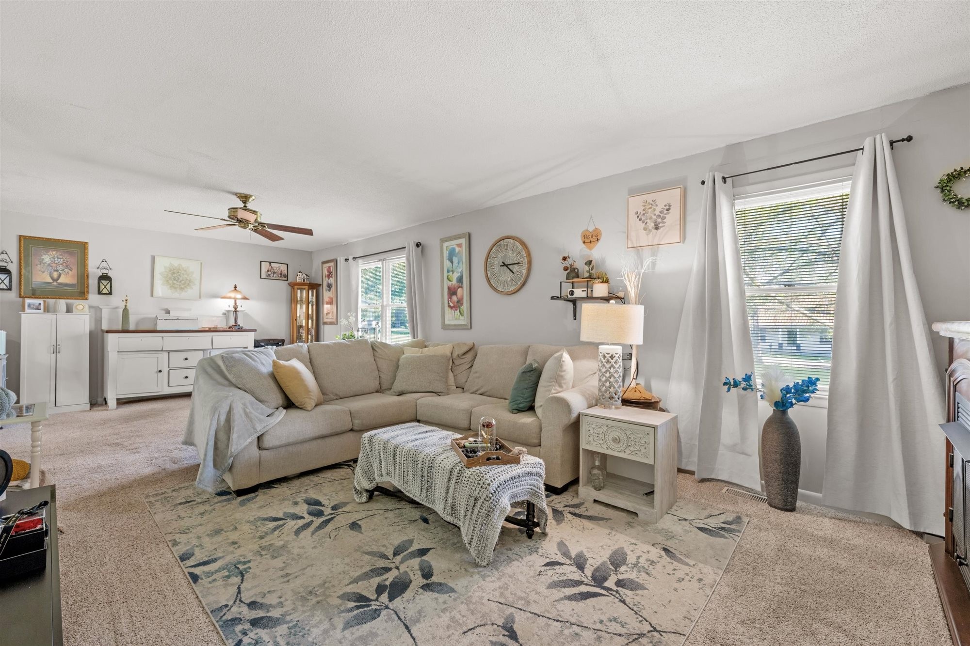 601 Courthouse View St